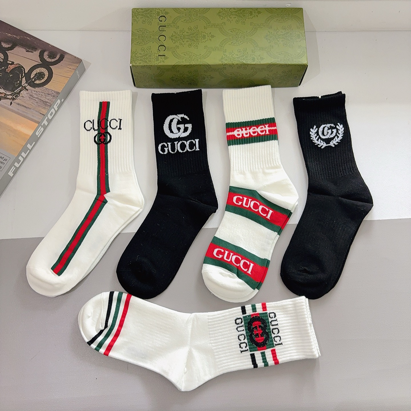 配包装（一盒5双） Gucci 古奇 ins超火爆长筒袜，纯棉面料，潮人必备 ，经典双G字母，个性时尚百