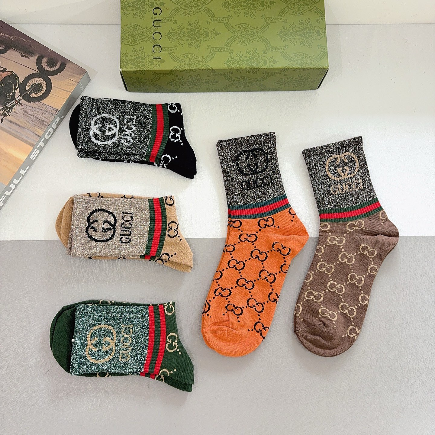 配包装（一盒5双） Gucci 古奇 经典金丝中筒袜，潮人必备 ，Gucci 爆款，个性时尚百搭款，你值