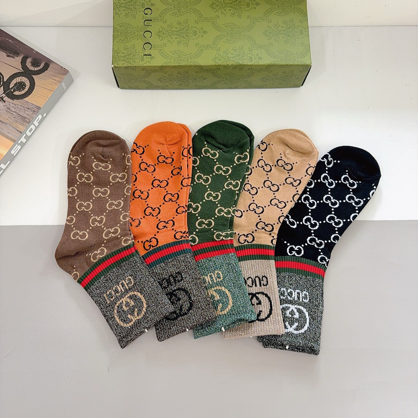 配包装（一盒5双） Gucci 古奇 经典金丝中筒袜，潮人必备 ，Gucci 爆款，个性时尚百搭款，你值