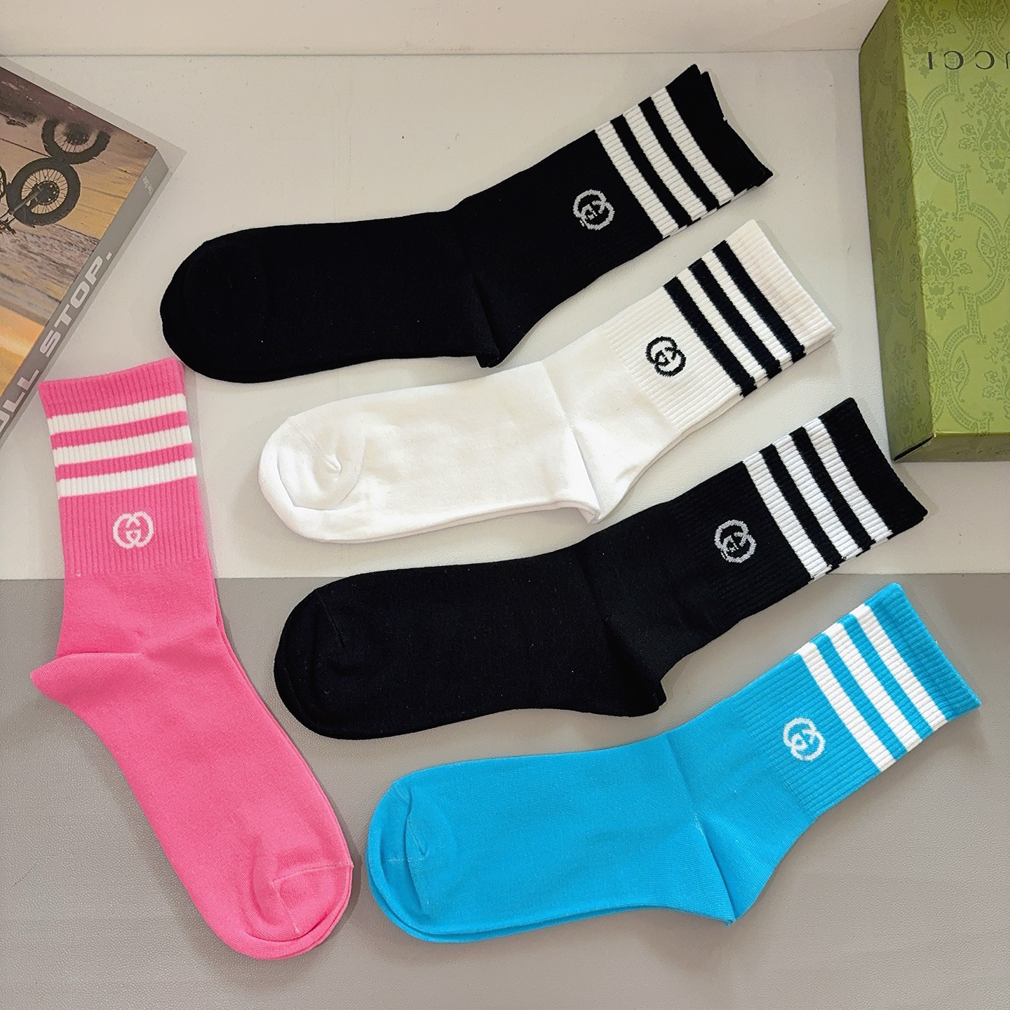 配包装（一盒5双） Gucci 古奇 ins超火爆长筒袜，纯棉面料，潮人必备 ，经典双G字母，个性时尚百