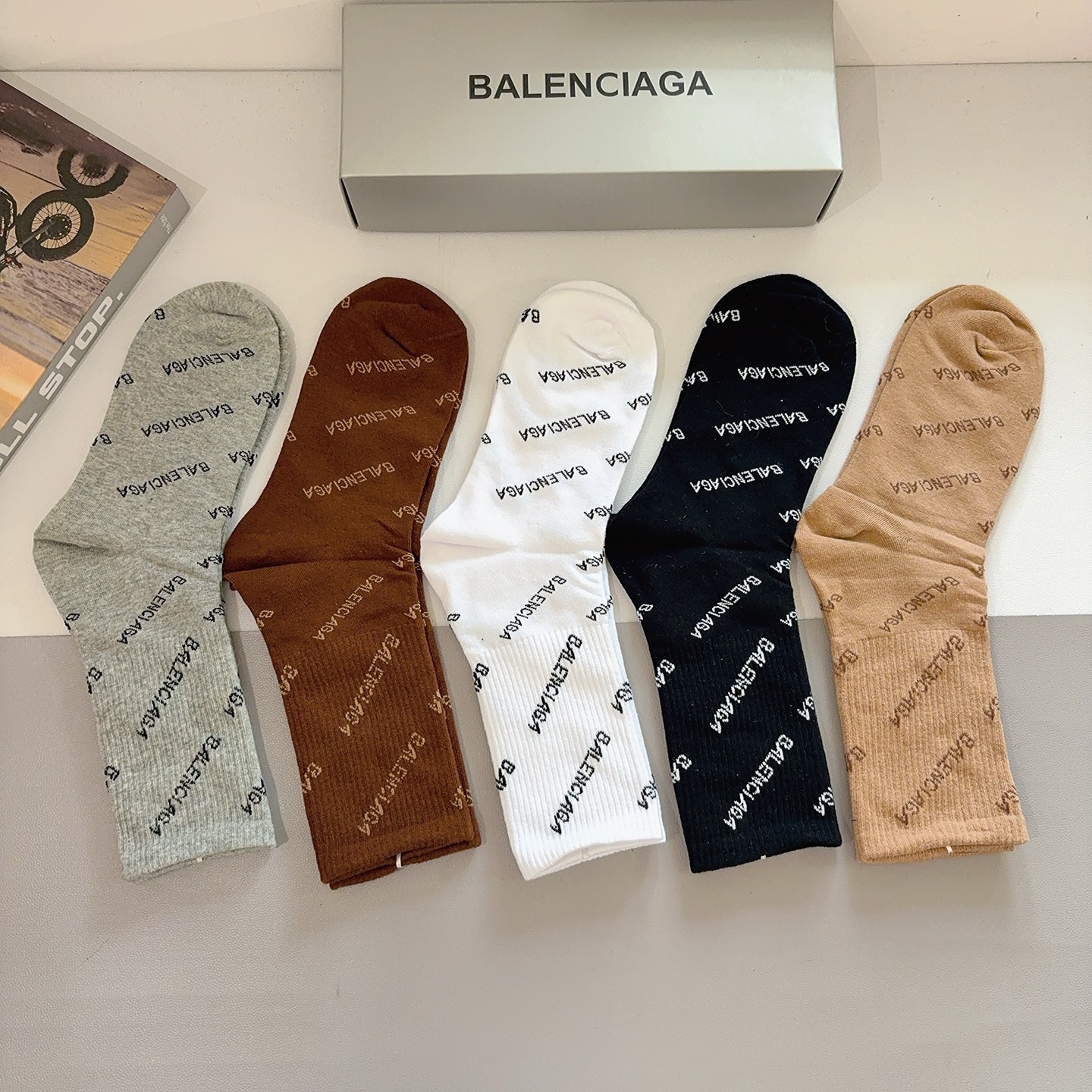 配包装【一盒5双】BALENCIAGA 巴黎世家 新款长筒袜子🔥潮人必不可少的时尚专柜代购袜子 ，超级时
