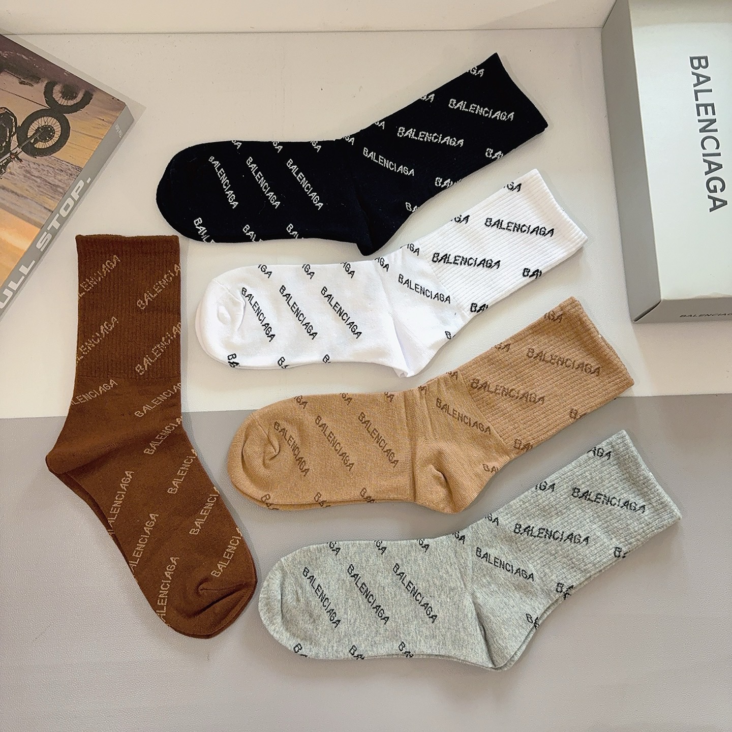 配包装【一盒5双】BALENCIAGA 巴黎世家 新款长筒袜子🔥潮人必不可少的时尚专柜代购袜子 ，超级时