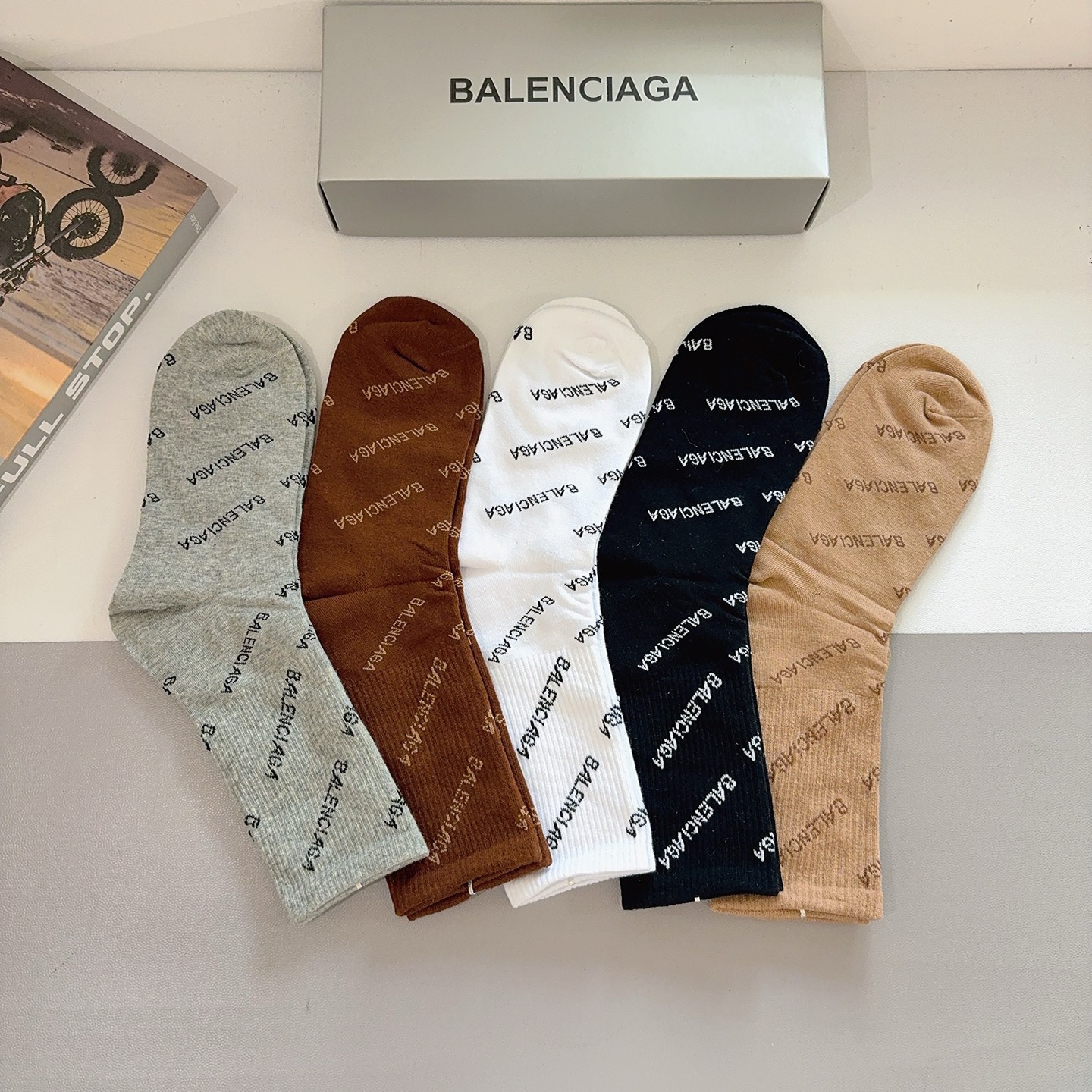 配包装【一盒5双】BALENCIAGA 巴黎世家 新款长筒袜子🔥潮人必不可少的时尚专柜代购袜子 ，超级时