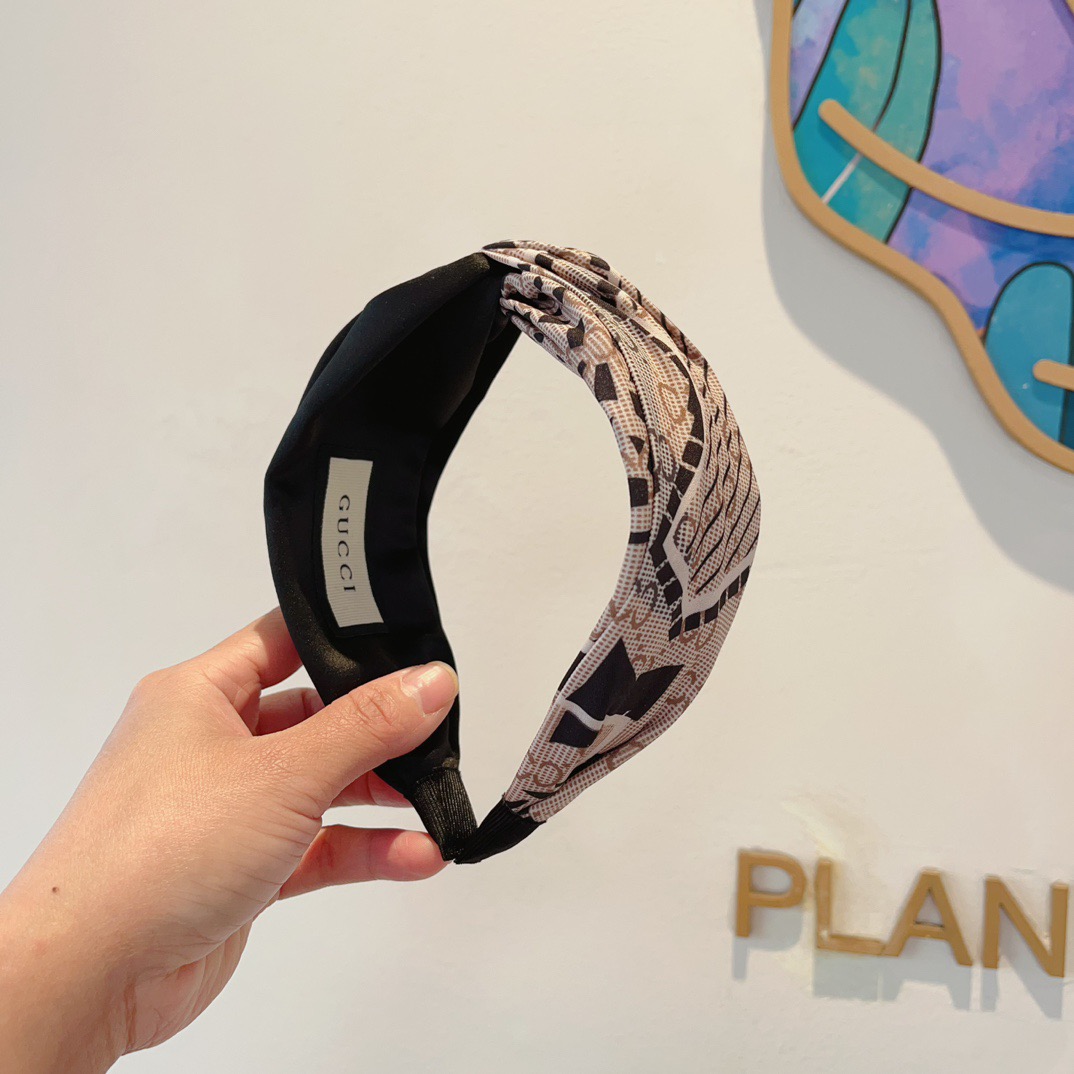 NO:660367,Comes with packaging Gucci Gucci Internet celebrity classic new headband, a must-have headband for goddesses, very versatile, fashionable and popular, shipped in multiple colors...hairpins, hairpins, gucci, hairpins19860909配包装 Gucci古奇 网红经典新款发箍,女神必备单品头箍,非常百搭,时尚潮流, 火爆 多色出货...发夹,发夹,gucci,hairpins,accessory