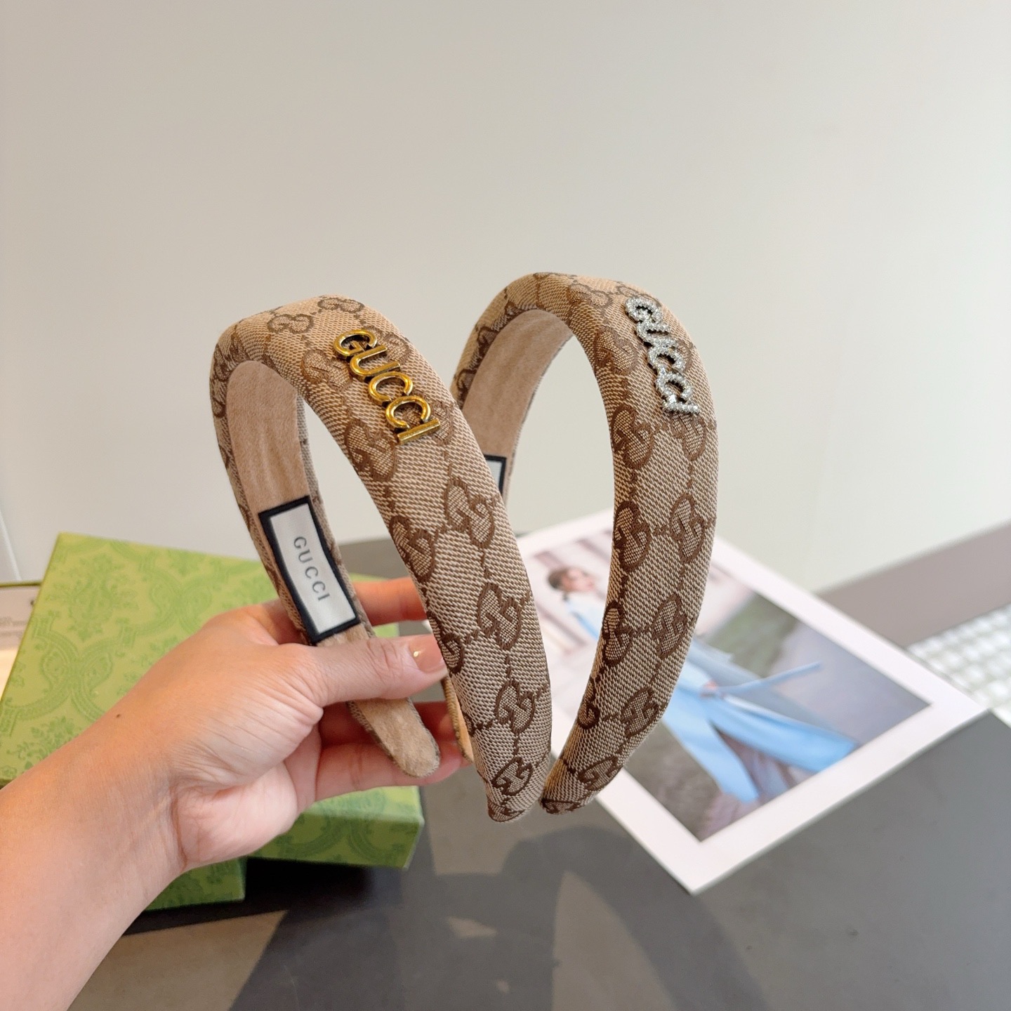 NO:660361,With packaging Gucci Gucci official new classic double G hairband, a must-have item for goddesses, very versatile, fashionable hairpins, hairpins, gucci, hairpins19860909配包装 Gucci古奇 官方经典新款双G发箍,女神必备单品,非常百搭,时尚潮流发夹,发夹,gucci,hairpins,accessory