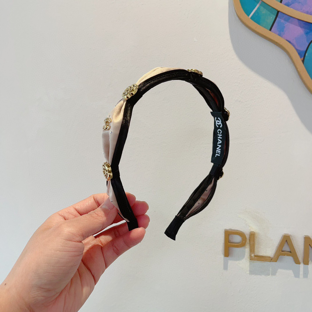NO:660366,Comes with packaging CHANEL (Chanel) latest small scented headband, retro headband, recommended by Internet celebrities, with high-end materials, super exquisite, fashionable and versatile. Hairpins, hairpins, chanel, chanel, hairpins19860909配包装 CHANEL（香奈儿）最新款小香发箍,复古头箍,网红爆款推荐 搭配高端材质,超精致,时尚百搭.发夹,发夹,chanel,chanel,hairpins,accessory