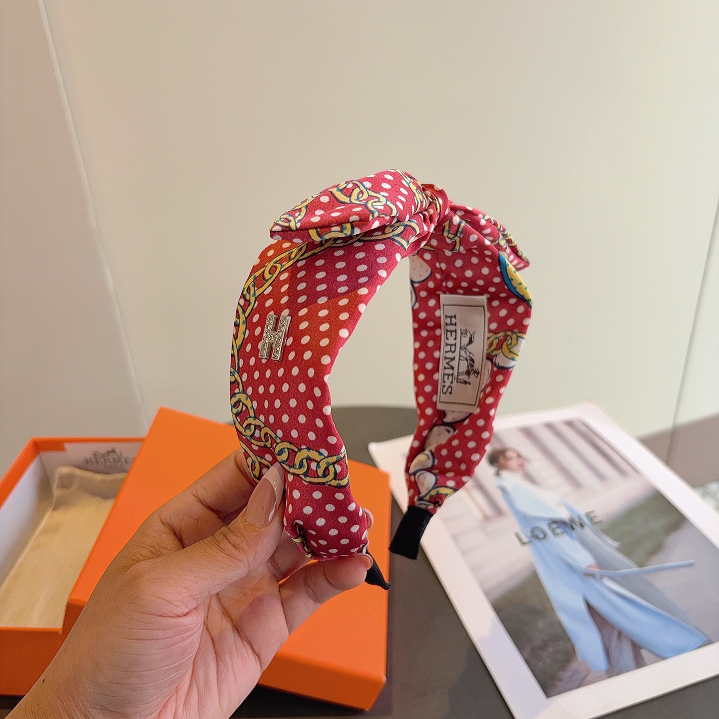 NO:702968,Comes with packaging Hermes (Hermès) new bow headband, the same headband as the Internet celebrity, imported silk fabric, export order!  hairpins,hairpins,hermes,hermes,real silk,hairpins19860909配包装 Hermes（爱马仕） 新款蝴蝶结发箍,网红同款头箍、进口真丝面料, 出口订单！发夹,发夹,hermes,hermes,real silk,hairpins,accessory