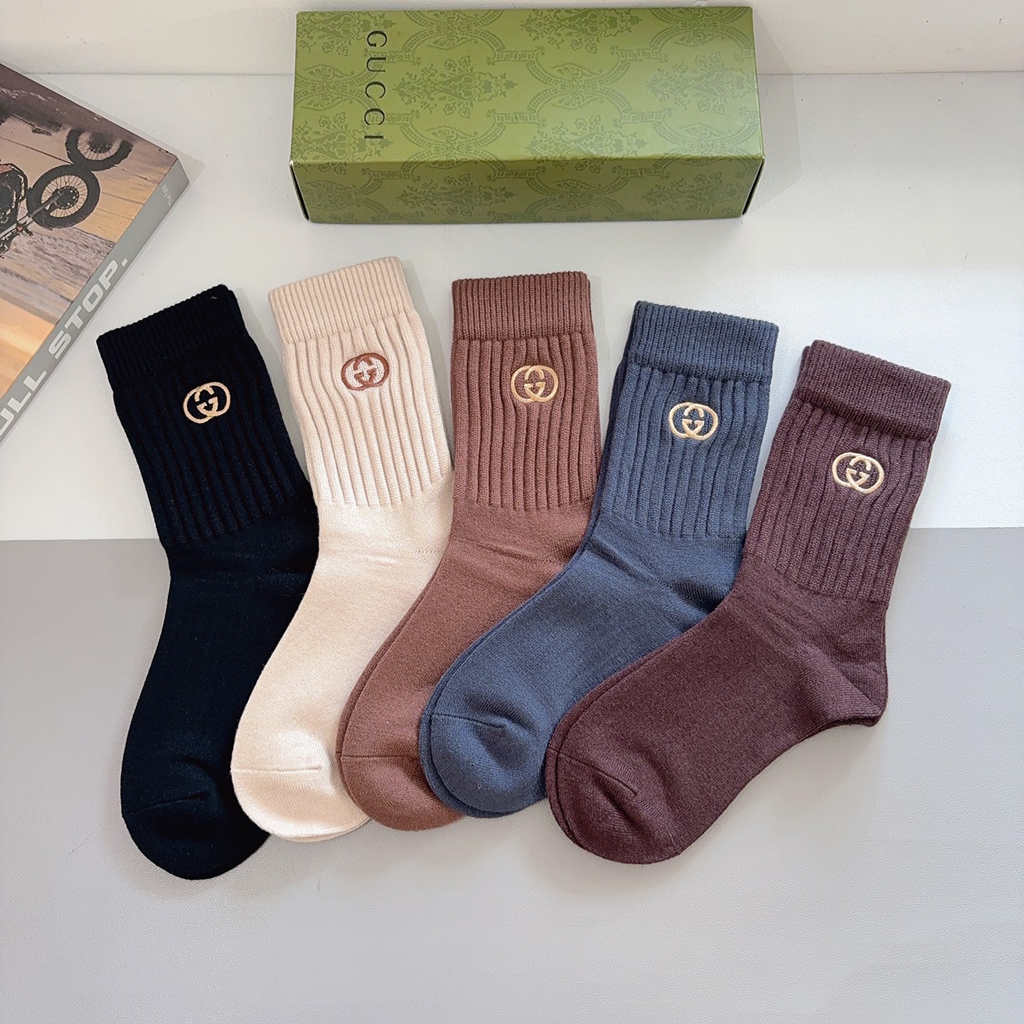 NO:702381,Comes with packaging [5 pairs in a box] Gucci (Gucci) high version embroidered cashmere stockings, a must-have for fashionistas, long stockings purchased at fashion counters, great for matching socks, stockings, stockings, gucci, socks19860909配包装【一盒5双】 Gucci（古奇）高版本刺绣羊绒长筒袜子潮人必不可少的时尚专柜代购长筒袜子 ,超好搭配袜子,丝袜,袜子,gucci,socks,accessory