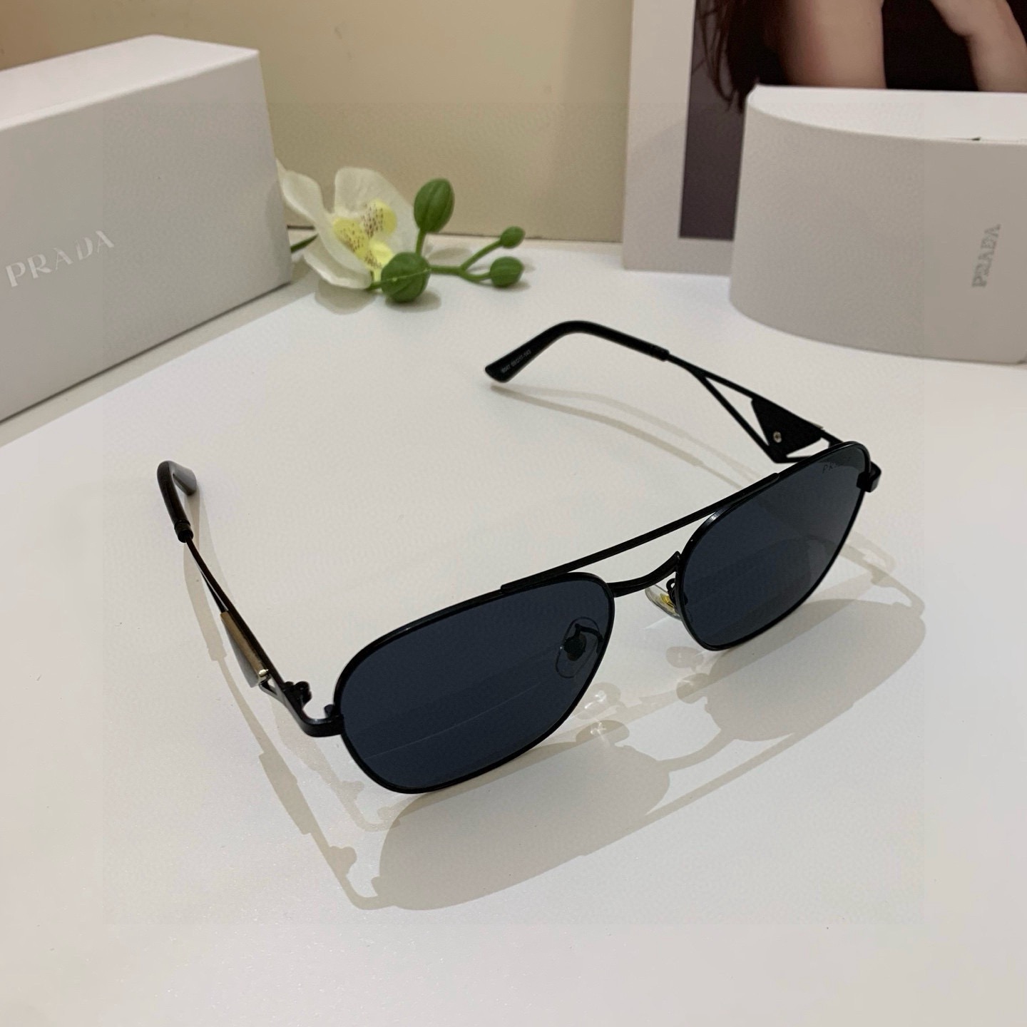 NO:951427,PRADA New metal square frame men's and women's sunglasses, fashionable sunshade sunglasses, travel and driving glasses!  glasses, sunglasses, sunglasses, glasses, prada, prada19860909PRADA 普拉达 新款金属方框男女太阳镜 时尚潮流遮阳墨镜 旅游驾驶眼镜！眼镜墨镜太阳镜,眼镜,prada,prada,glasses