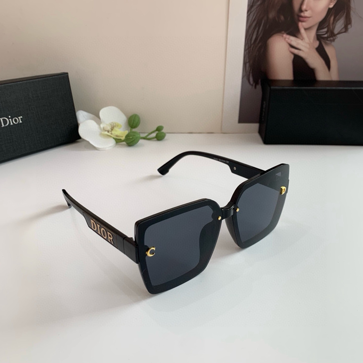 NO:951464,Dior classic men's and women's square-frame sunglasses, fashionable and beautiful sunshade sunglasses. High-definition lenses. Novel. Super good texture. Versatile. Simple!  glasses, sunglasses, sunglasses, glasses, dior, dior19860909Dior迪奥 经典男女款方框太阳镜,时尚靓丽遮阳墨镜. 高清镜片.新颖.质感超好 百搭.简洁！眼镜墨镜太阳镜,眼镜,dior,dior,glasses