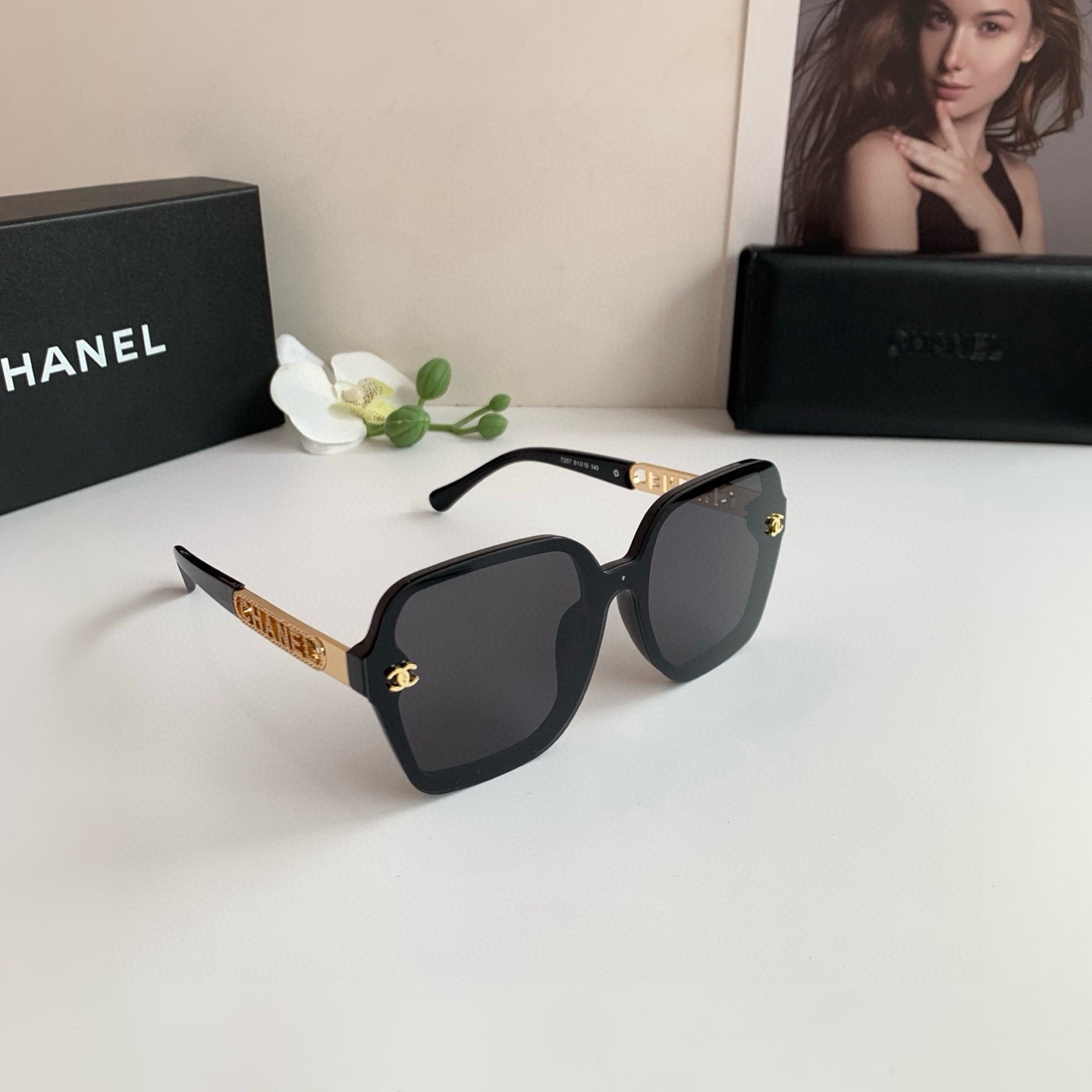NO:765412,CHANEL Chanel's new large-frame sunglasses, the same style for many celebrities, modify the face shape and are a must-have sunglasses for driving!  glasses, sunglasses, sunglasses, glasses, chanel, chanel19860909CHANEL香奈儿新款大框墨镜,众多明星同款 ,修饰脸型 开车必备太阳镜 ！眼镜墨镜太阳镜,眼镜,chanel,chanel,glasses