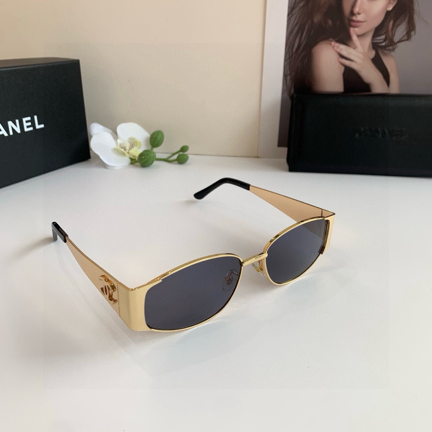 NO:765499,CHANEL Chanel metal logo temple square frame sunglasses, high-end fashion anti-UV sunglasses, travel driving sunglasses!  glasses, sunglasses, sunglasses, glasses, chanel, chanel19860909CHANEL 香奈儿 金属logo镜腿方框太阳镜 高级感时尚防紫外线墨镜 出行驾驶遮阳眼镜！眼镜墨镜太阳镜,眼镜,chanel,chanel,glasses