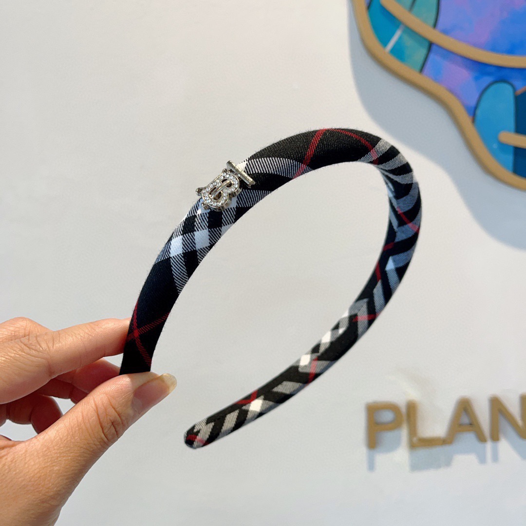 配包装巴宝莉BURBERRY 新款高版格纹窄版发箍，客供面料头箍🎀细节全部实拍！非常耐看又百搭、适合各种