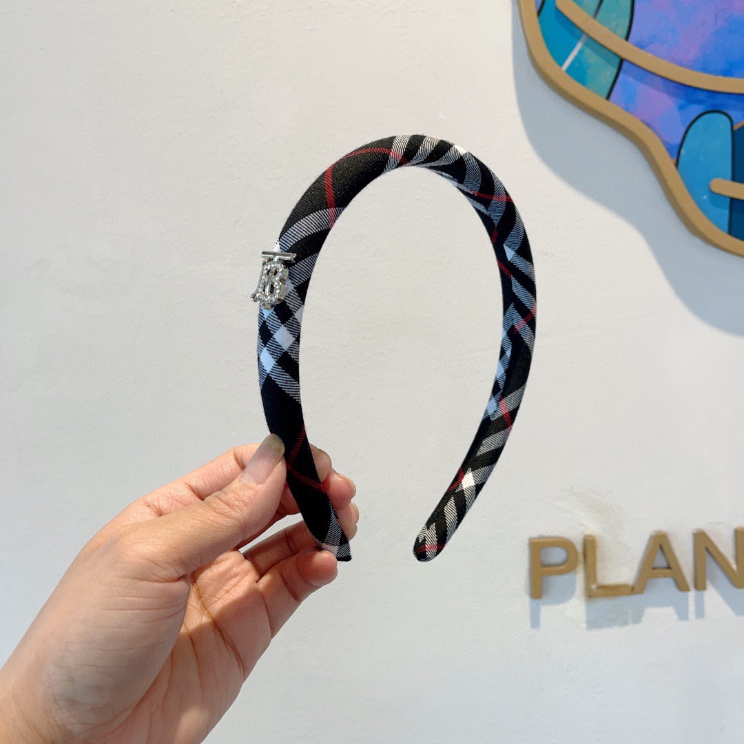 配包装巴宝莉BURBERRY 新款高版格纹窄版发箍，客供面料头箍🎀细节全部实拍！非常耐看又百搭、适合各种