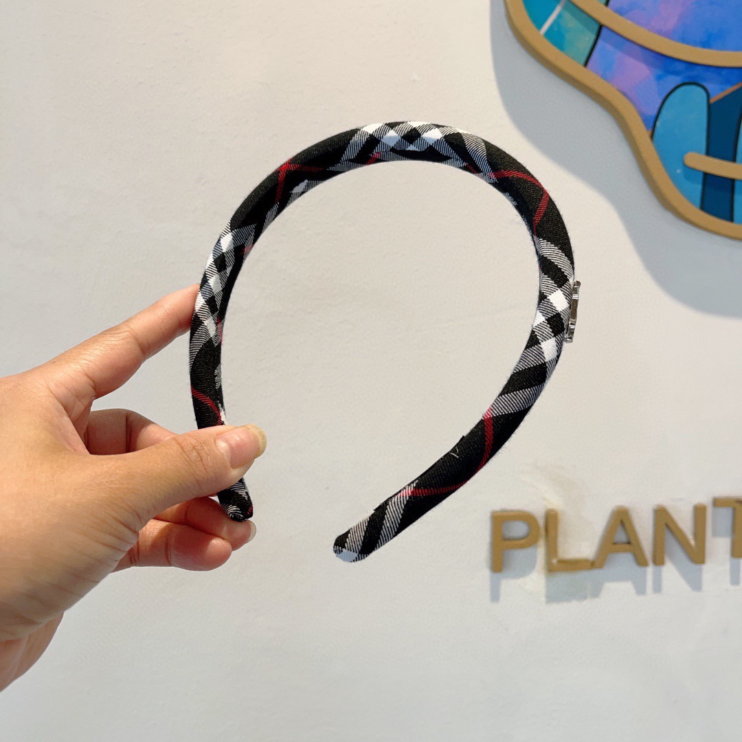 配包装巴宝莉BURBERRY 新款高版格纹窄版发箍，客供面料头箍🎀细节全部实拍！非常耐看又百搭、适合各种