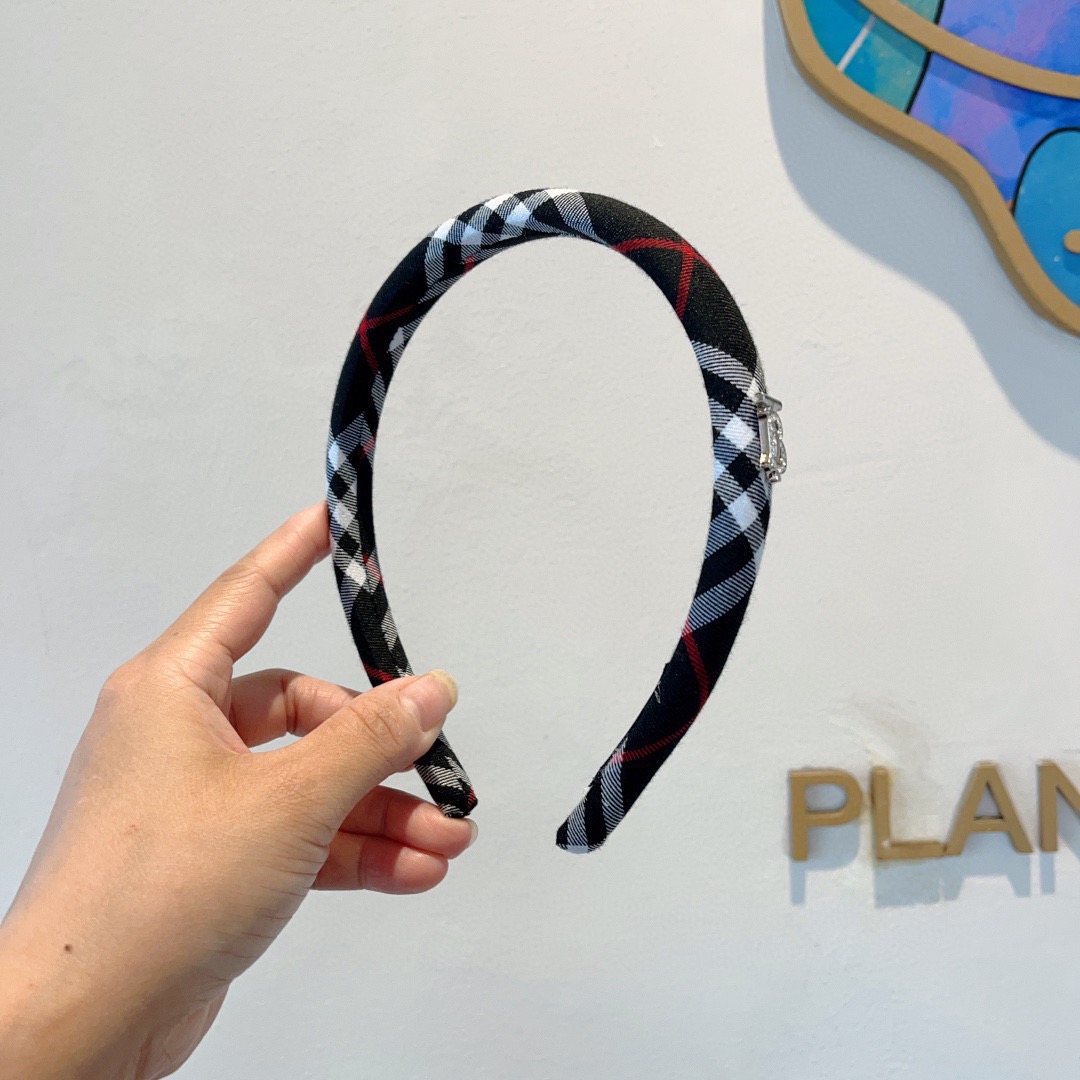 配包装巴宝莉BURBERRY 新款高版格纹窄版发箍，客供面料头箍🎀细节全部实拍！非常耐看又百搭、适合各种