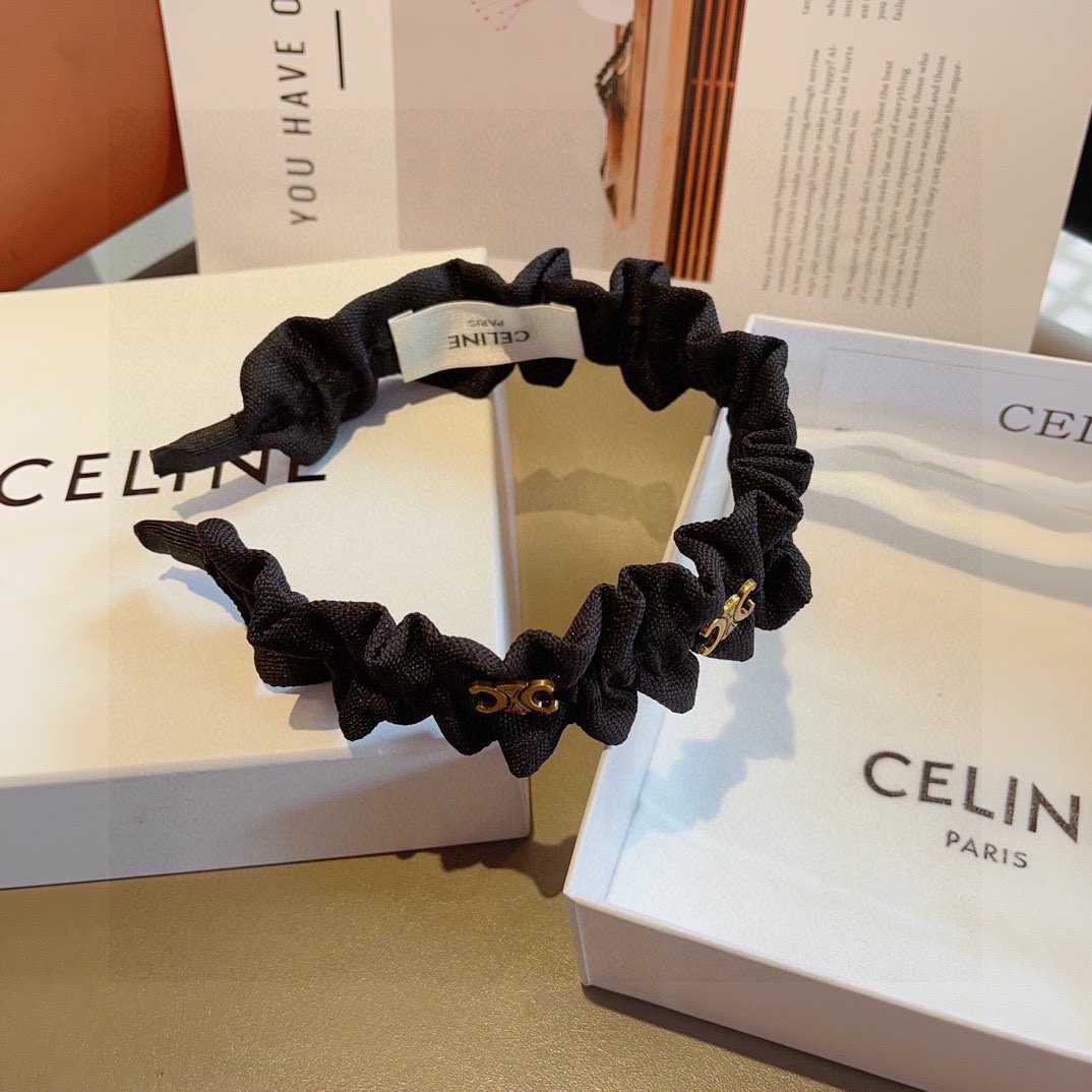 配包装CELINE（赛琳）网红爆款，佩戴舒适无压力，造型搭配必备！非常时尚百搭！女神必备！名媛范儿。