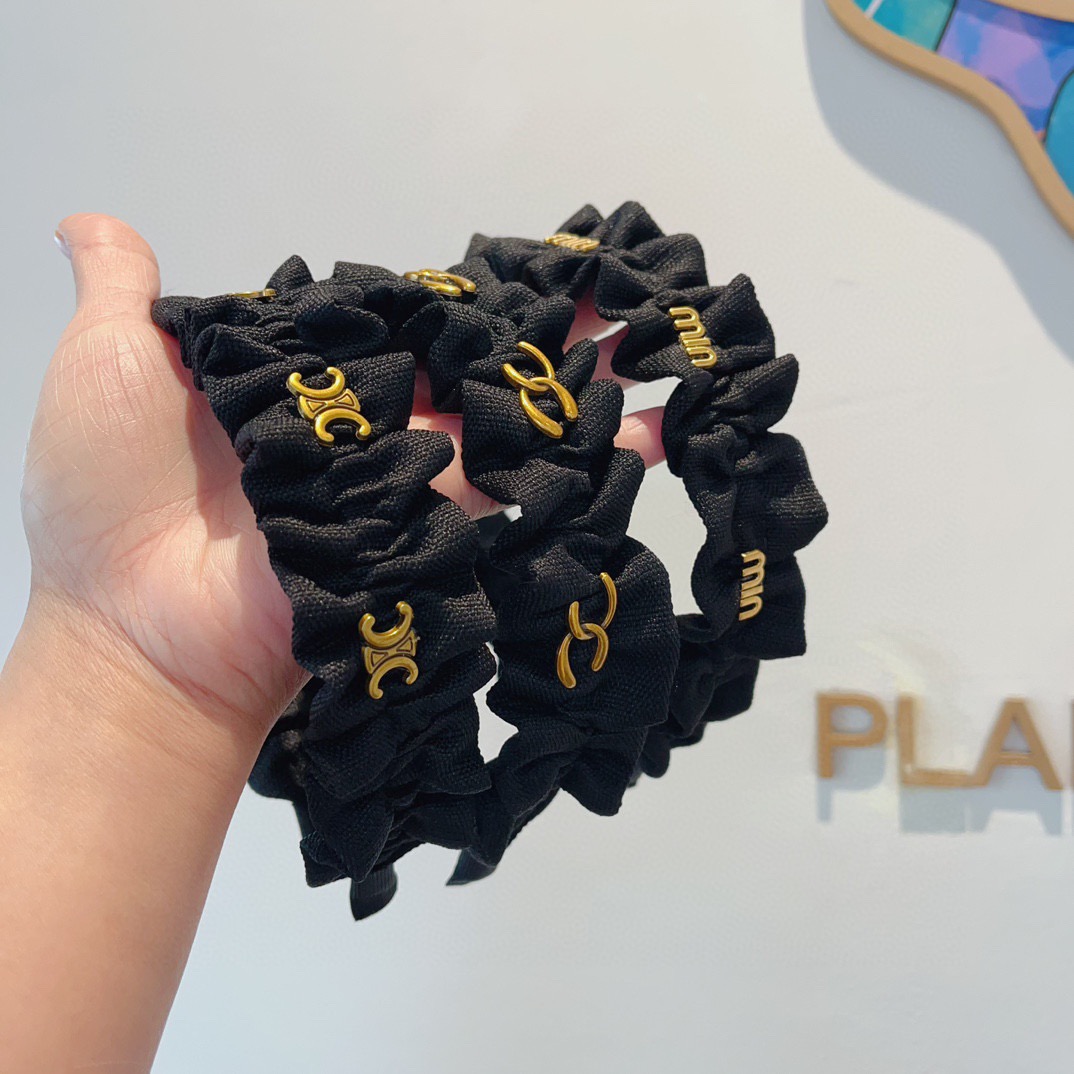 配包装CHANEL（香奈儿）最新款小香发箍，香奶奶头箍，复古头箍，网红爆款推荐 超精致，时尚百搭！