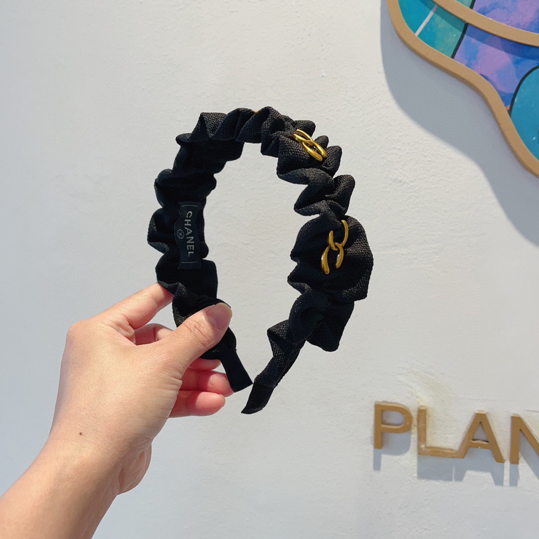 配包装CHANEL（香奈儿）最新款小香发箍，香奶奶头箍，复古头箍，网红爆款推荐 超精致，时尚百搭！