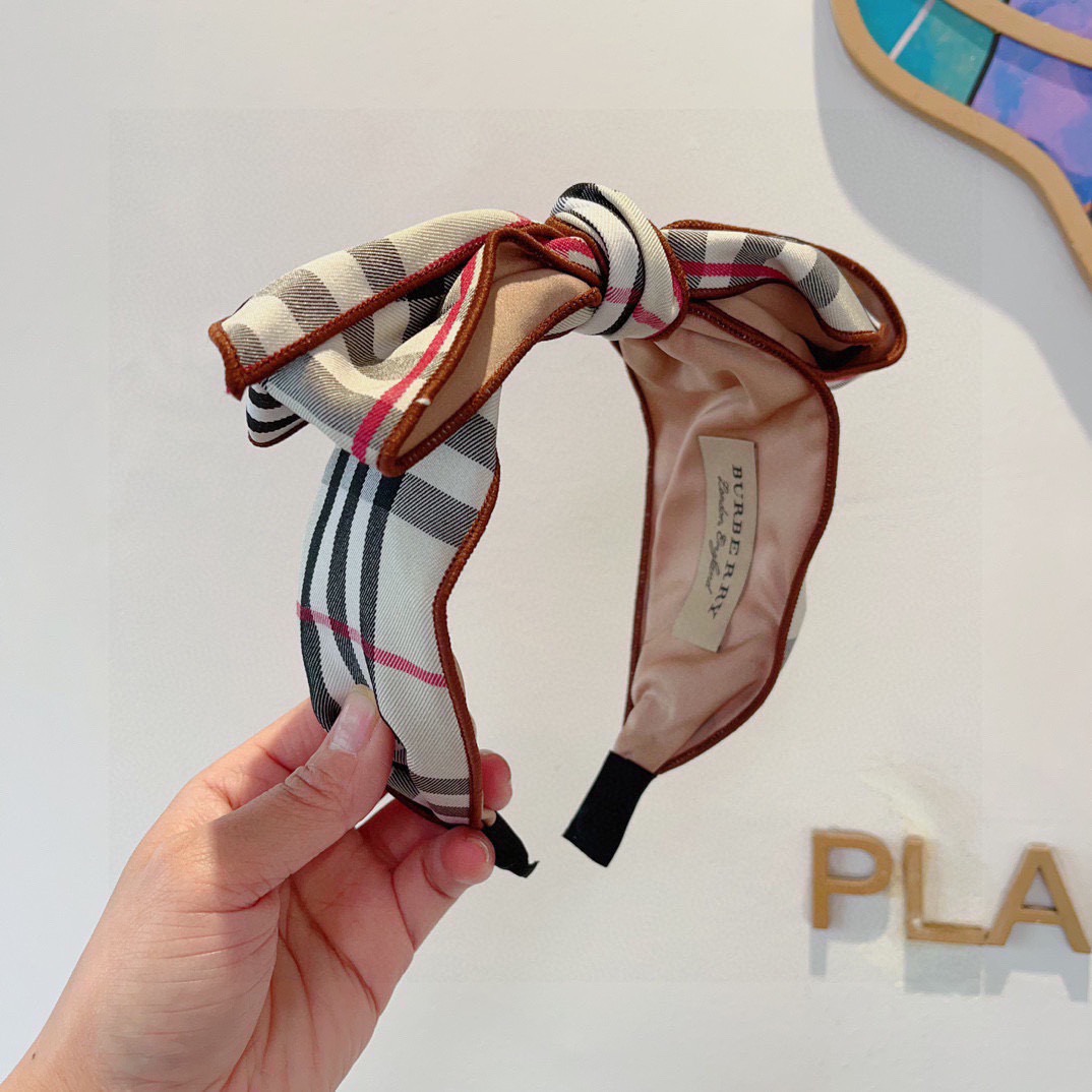 配包装巴宝莉BURBERRY 新款蝴蝶结发箍，客供面料 🎀细节全部实拍！非常耐看又百搭、适合各种场合搭配