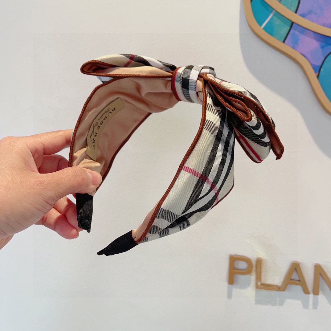 配包装巴宝莉BURBERRY 新款蝴蝶结发箍，客供面料 🎀细节全部实拍！非常耐看又百搭、适合各种场合搭配