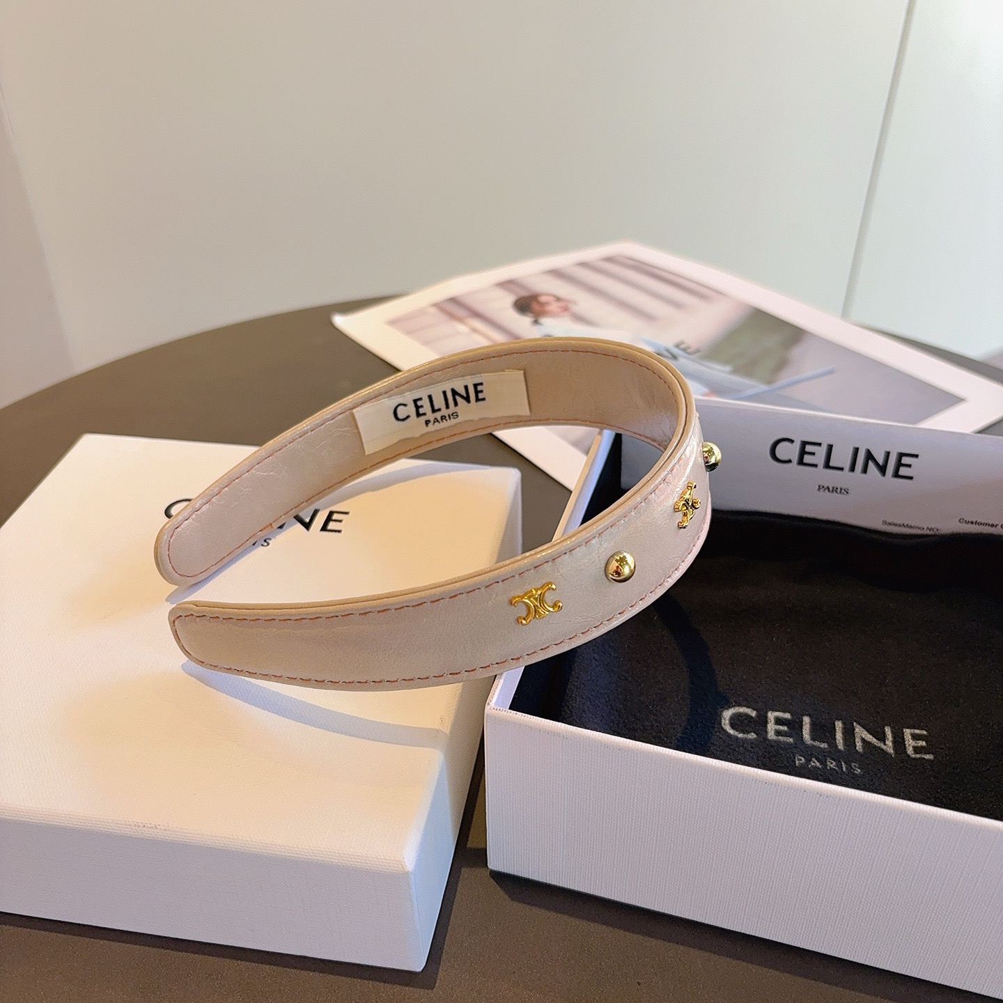 配包装CELINE（赛琳）官方经典新款羊皮发箍，女神必备头箍，非常舒时尚百搭，舒适潮流款！