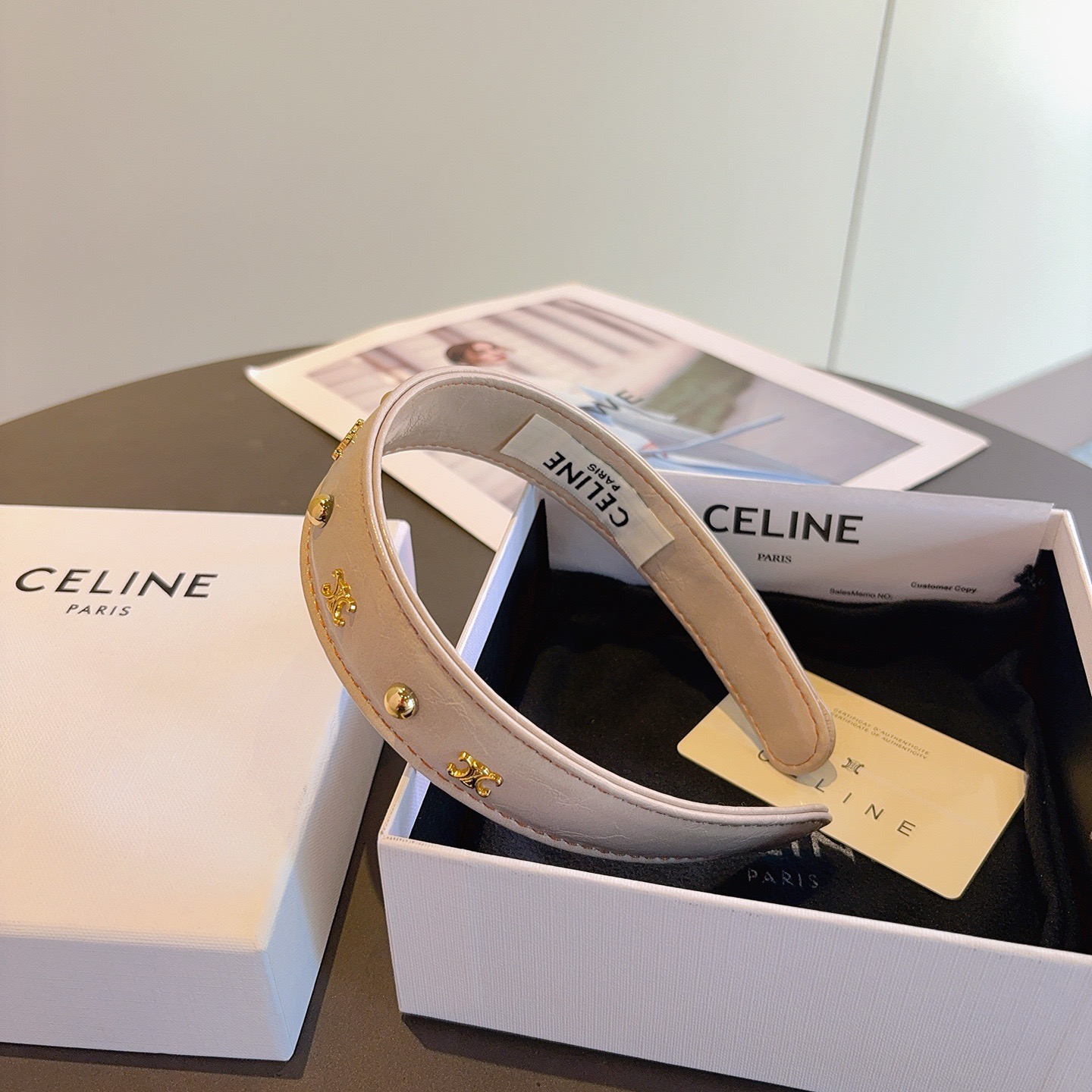 配包装CELINE（赛琳）官方经典新款羊皮发箍，女神必备头箍，非常舒时尚百搭，舒适潮流款！
