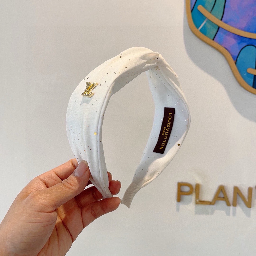 配包装LV 路易威登 火爆新款宽版发箍，时尚头箍，专柜最最新款来袭💕时尚百搭，女神必入 ！