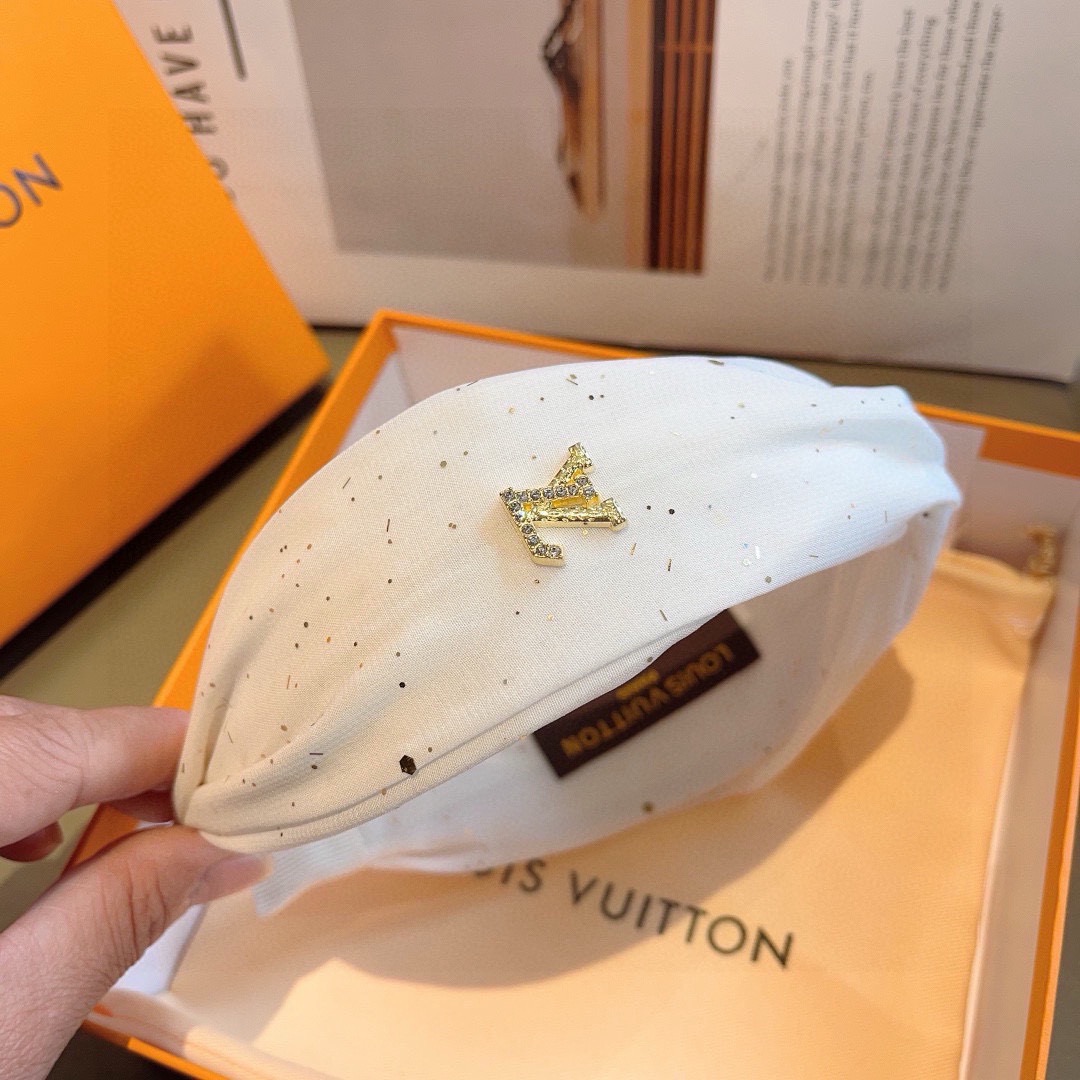 配包装LV 路易威登 火爆新款宽版发箍，时尚头箍，专柜最最新款来袭💕时尚百搭，女神必入 ！