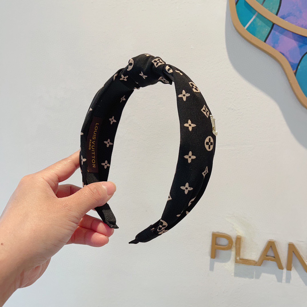 配包装LV 路易威登 火爆新款发箍，时尚头箍，网红最新款来袭💕时尚百搭，女神必入、多色可选！