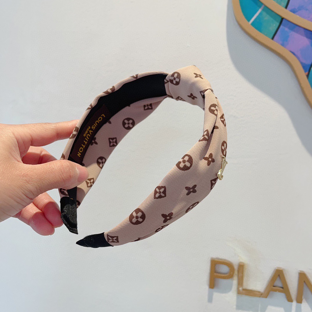配包装LV 路易威登 火爆新款发箍，时尚头箍，网红最新款来袭💕时尚百搭，女神必入、多色可选！