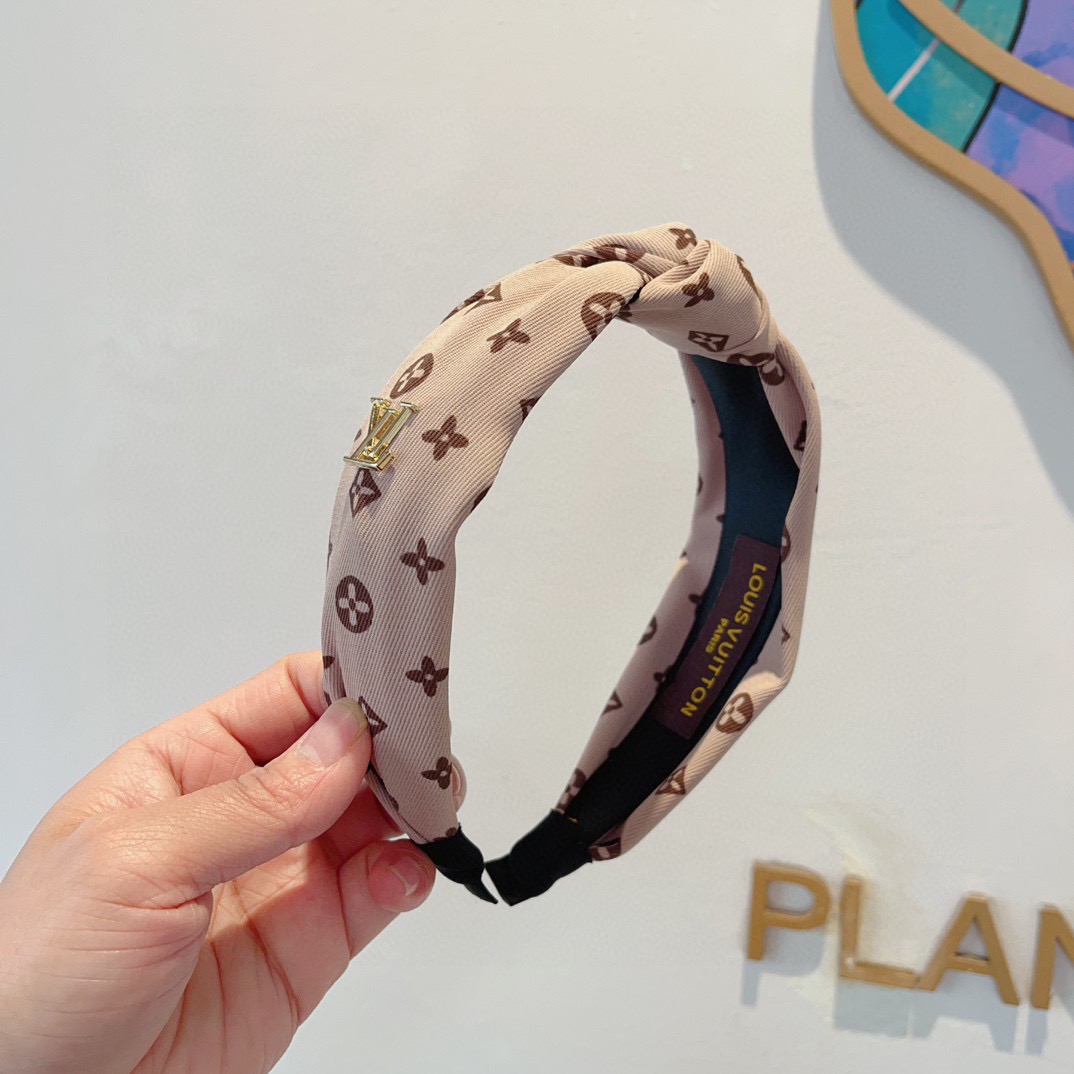 配包装LV 路易威登 火爆新款发箍，时尚头箍，网红最新款来袭💕时尚百搭，女神必入、多色可选！