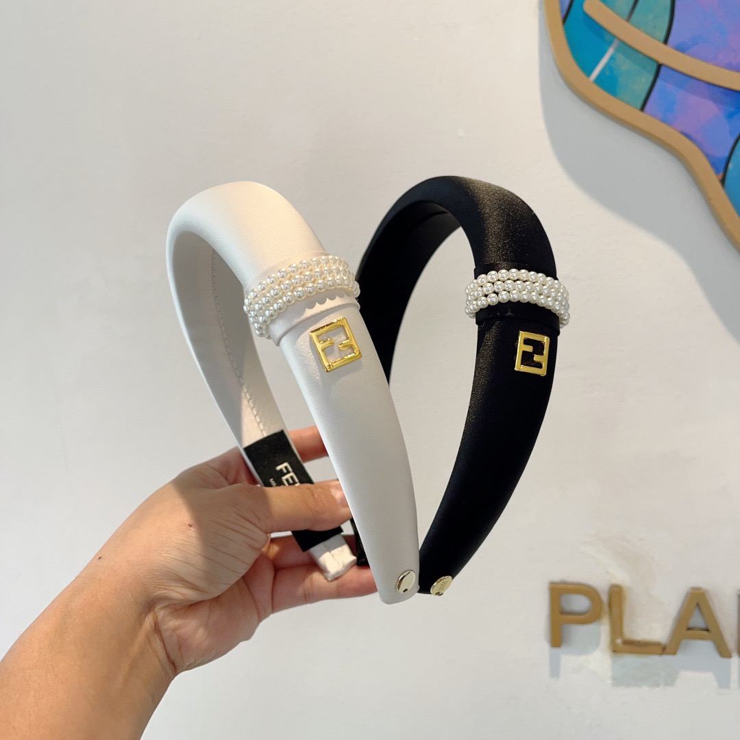 配包装FENDI 芬迪 火爆新款发箍，复古头箍，简约百搭，潮女必备品，超级的高大上！