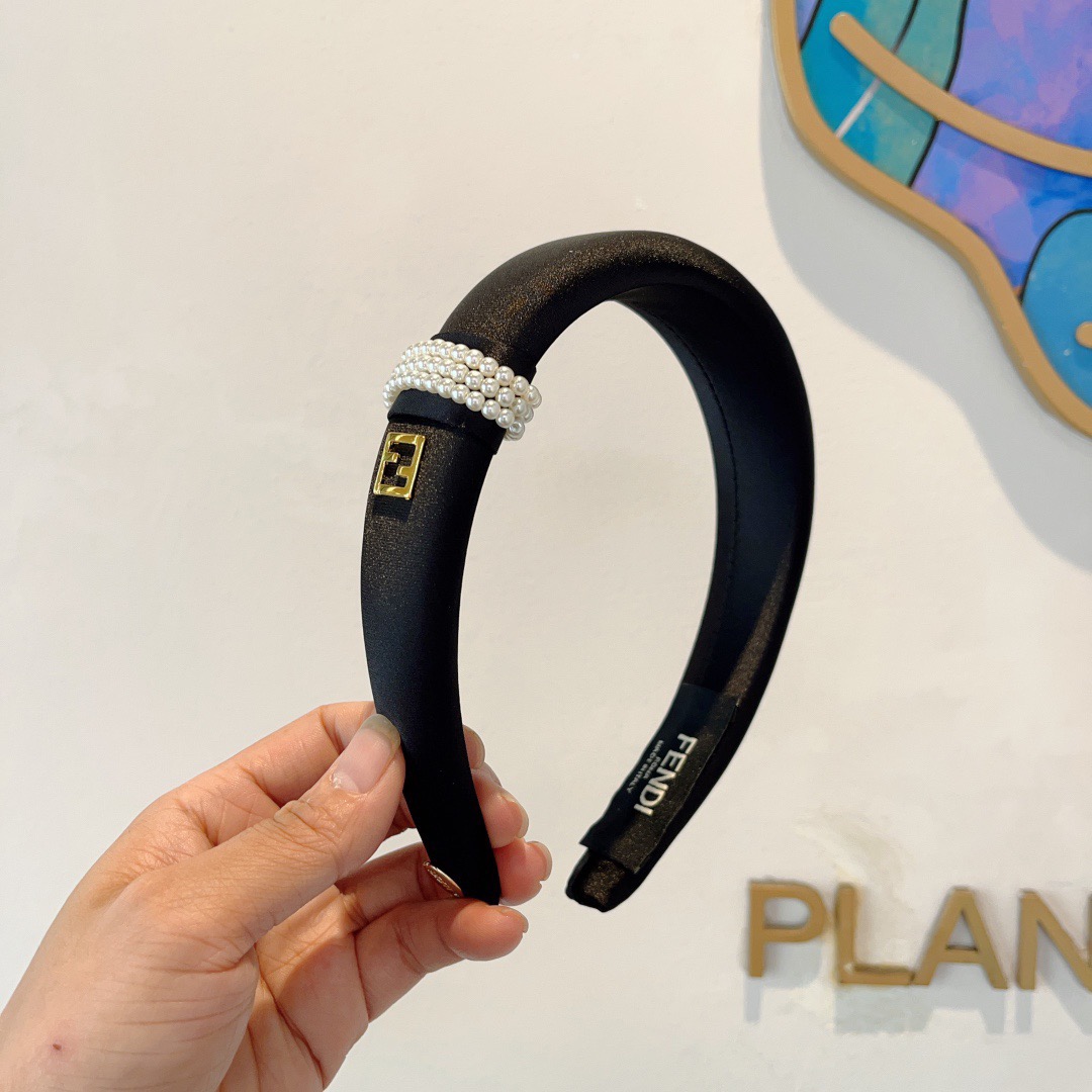 配包装FENDI 芬迪 火爆新款发箍，复古头箍，简约百搭，潮女必备品，超级的高大上！