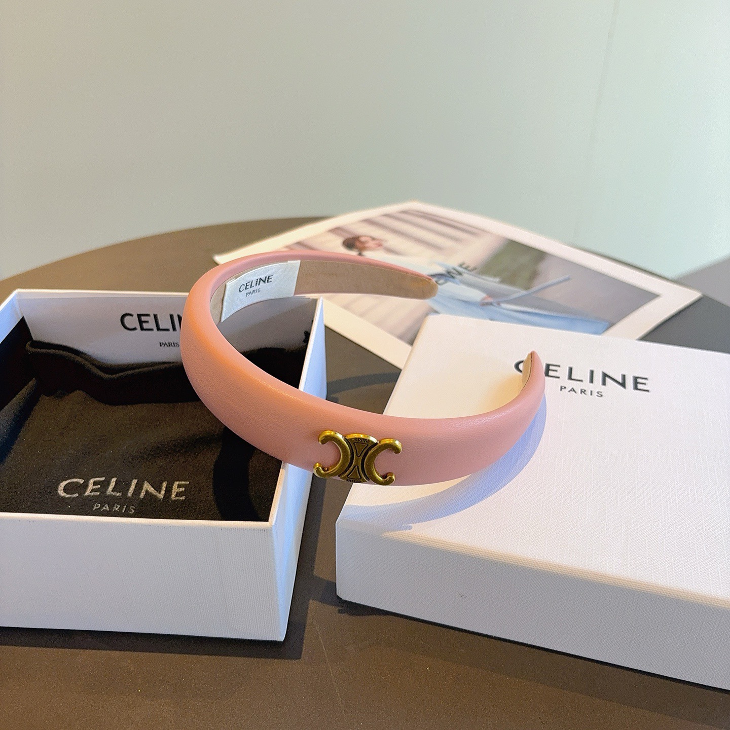 配包装CELINE（赛琳）网红新款羊皮发箍 佩戴舒适无压力，造型搭配必备头箍！非常时尚百搭！女神必备！名