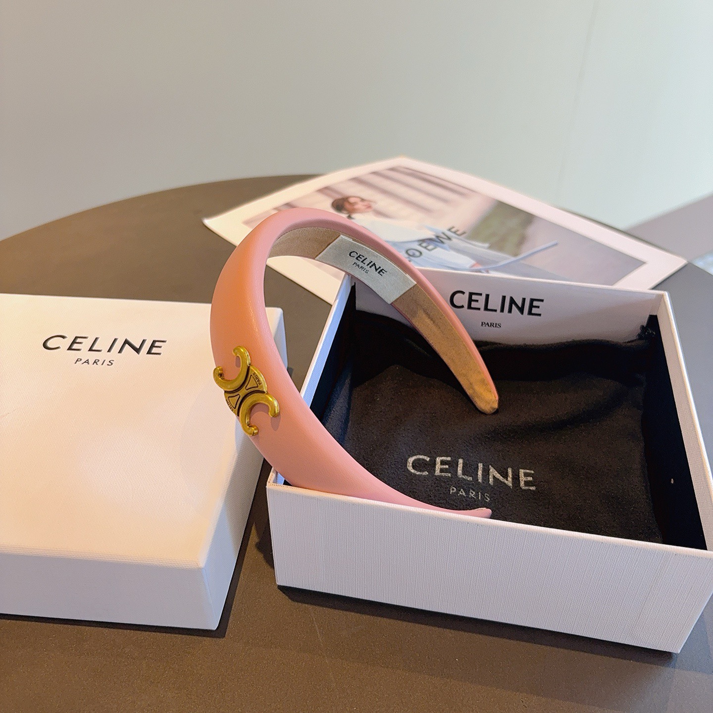 配包装CELINE（赛琳）网红新款羊皮发箍 佩戴舒适无压力，造型搭配必备头箍！非常时尚百搭！女神必备！名