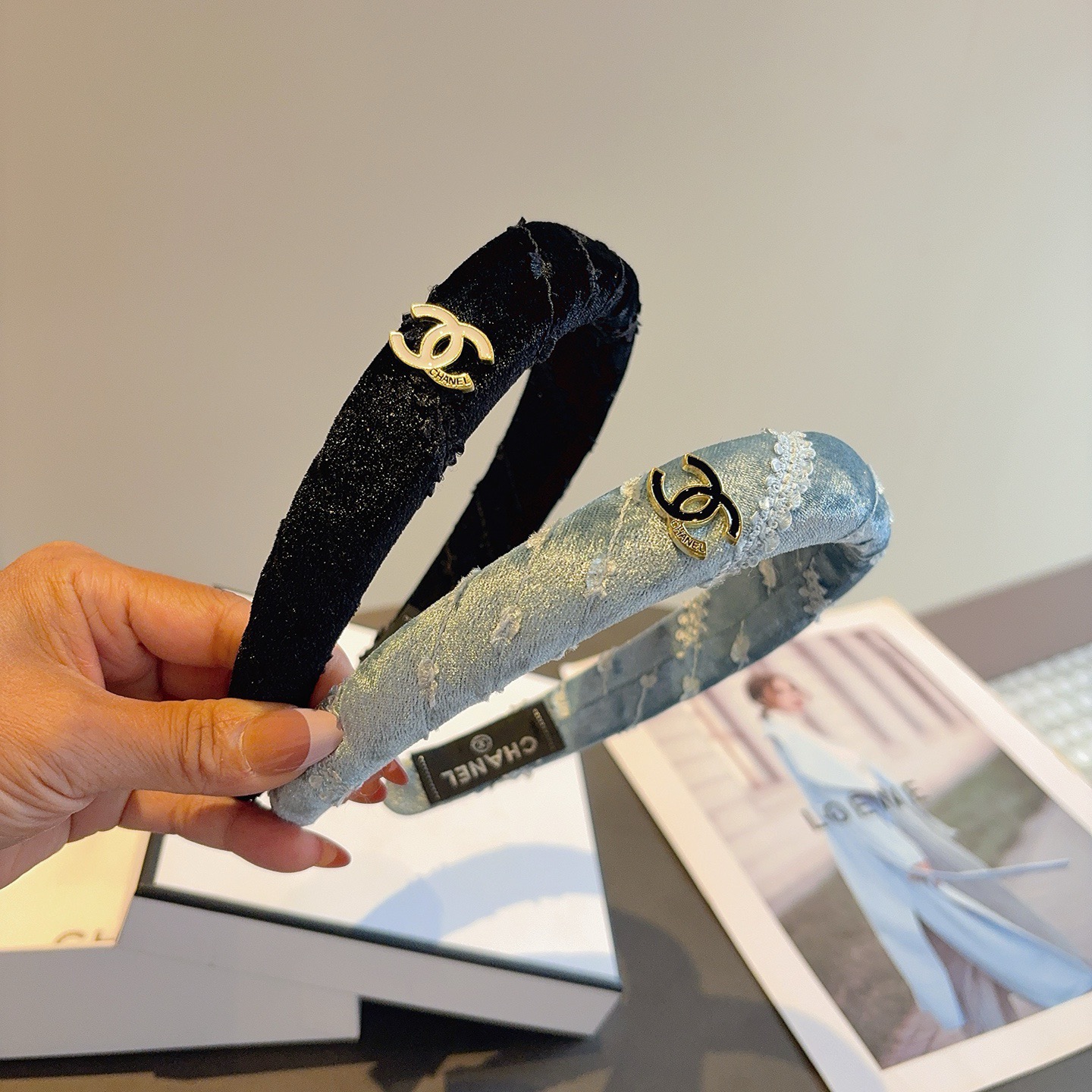 配包装CHANEL（香奈儿）最新款小香发箍，复古头箍，网红爆款推荐 搭配高端材质，超精致，时尚百搭。