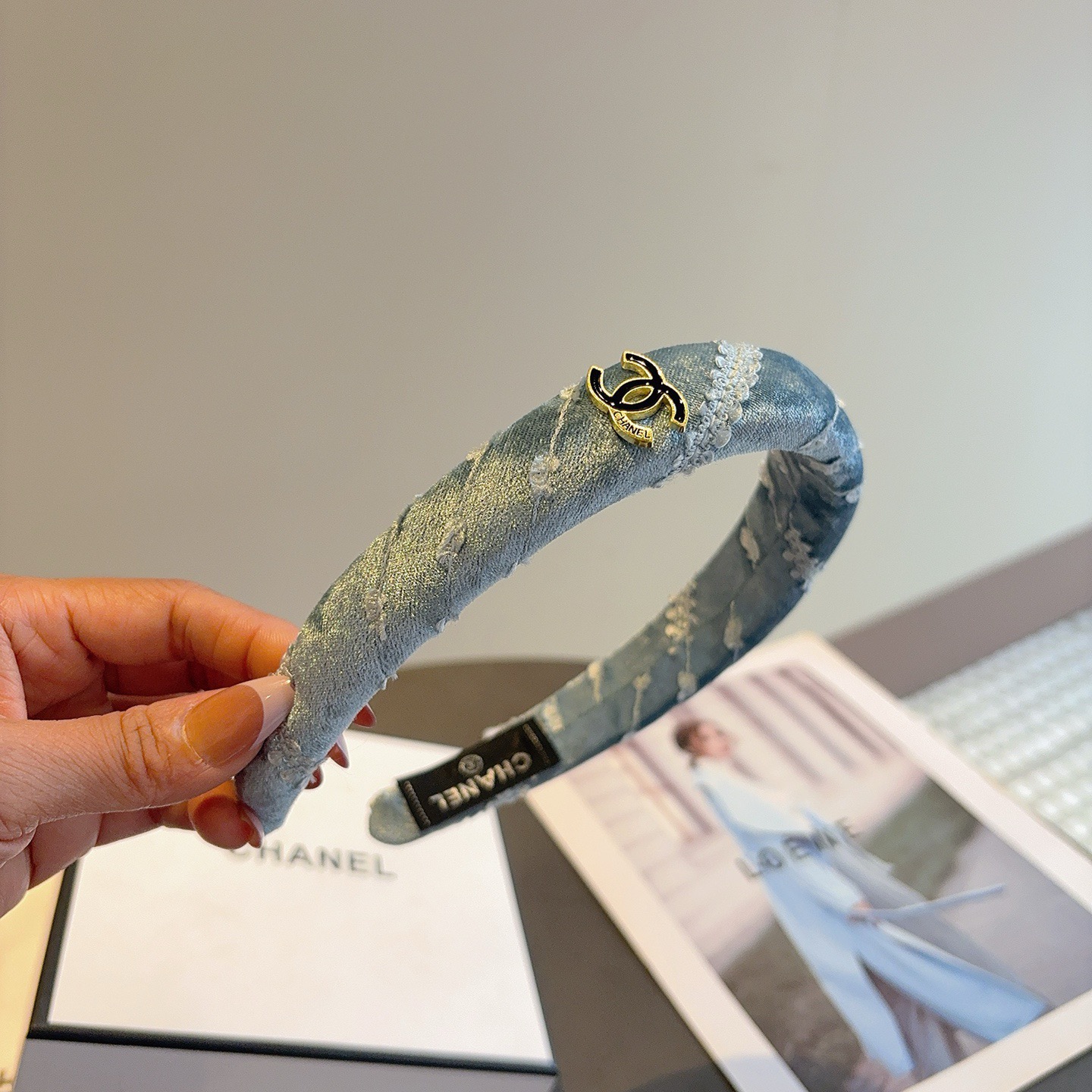 配包装CHANEL（香奈儿）最新款小香发箍，复古头箍，网红爆款推荐 搭配高端材质，超精致，时尚百搭。