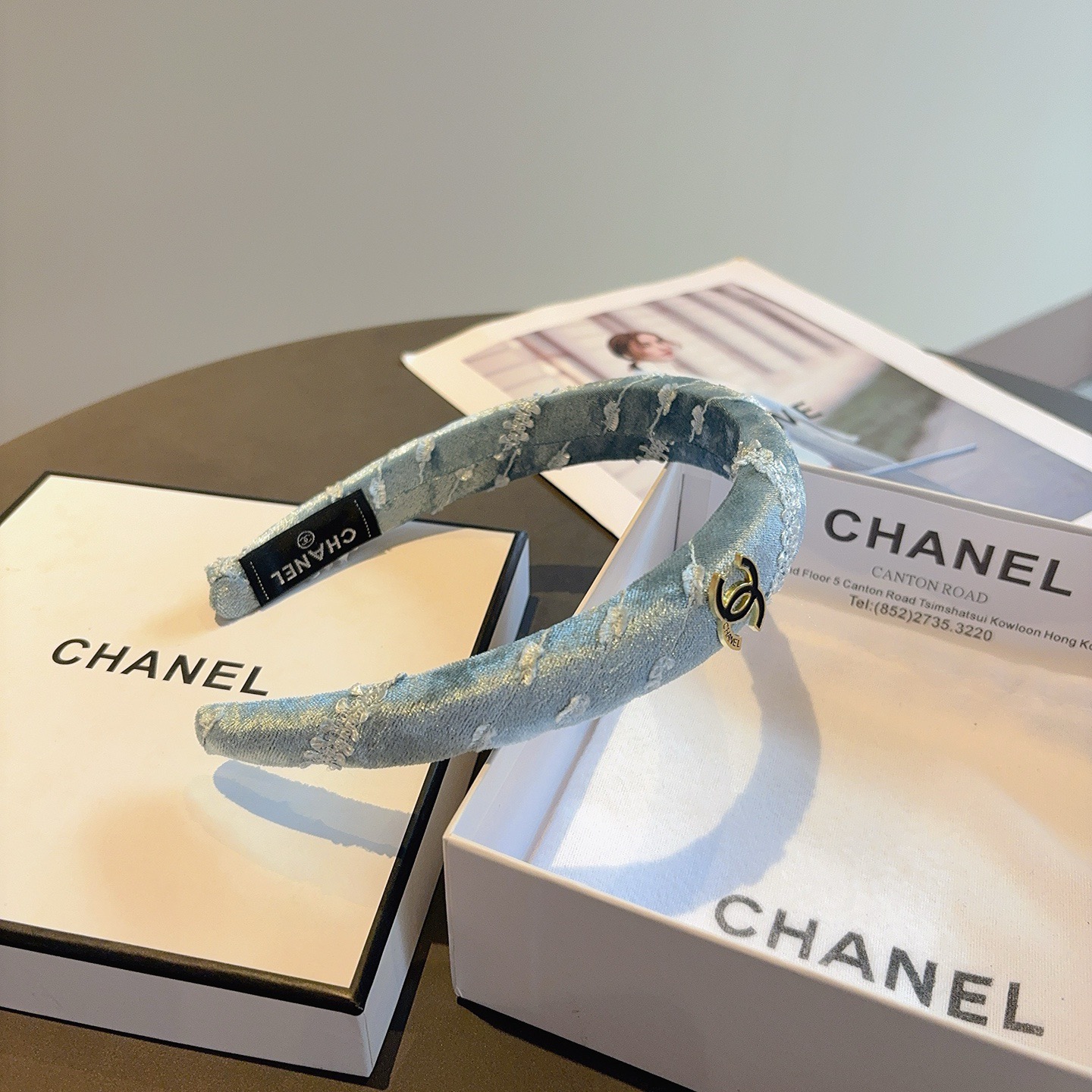 配包装CHANEL（香奈儿）最新款小香发箍，复古头箍，网红爆款推荐 搭配高端材质，超精致，时尚百搭。