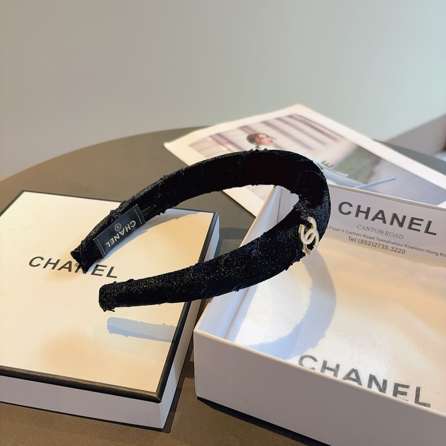 配包装CHANEL（香奈儿）最新款小香发箍，复古头箍，网红爆款推荐 搭配高端材质，超精致，时尚百搭。