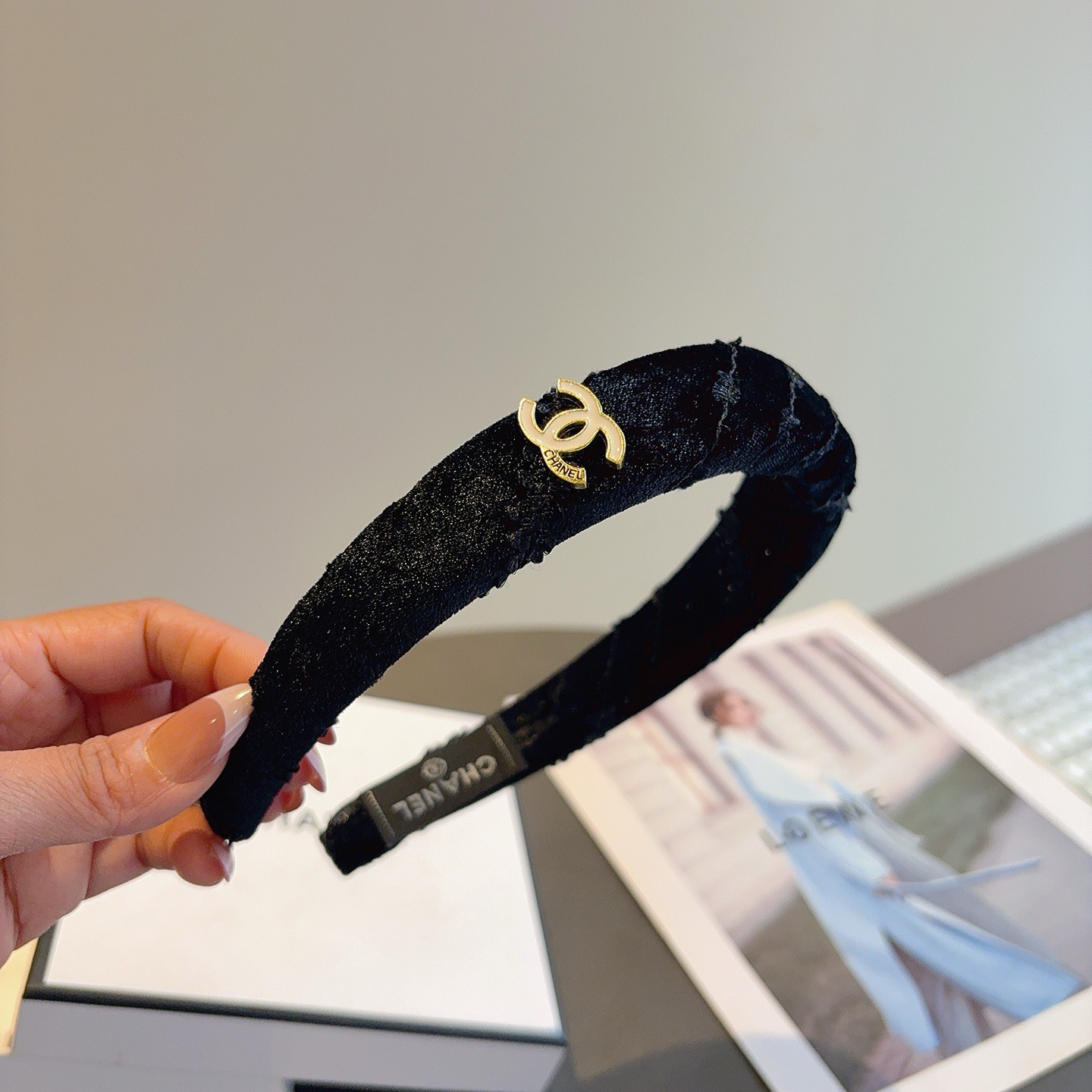 配包装CHANEL（香奈儿）最新款小香发箍，复古头箍，网红爆款推荐 搭配高端材质，超精致，时尚百搭。