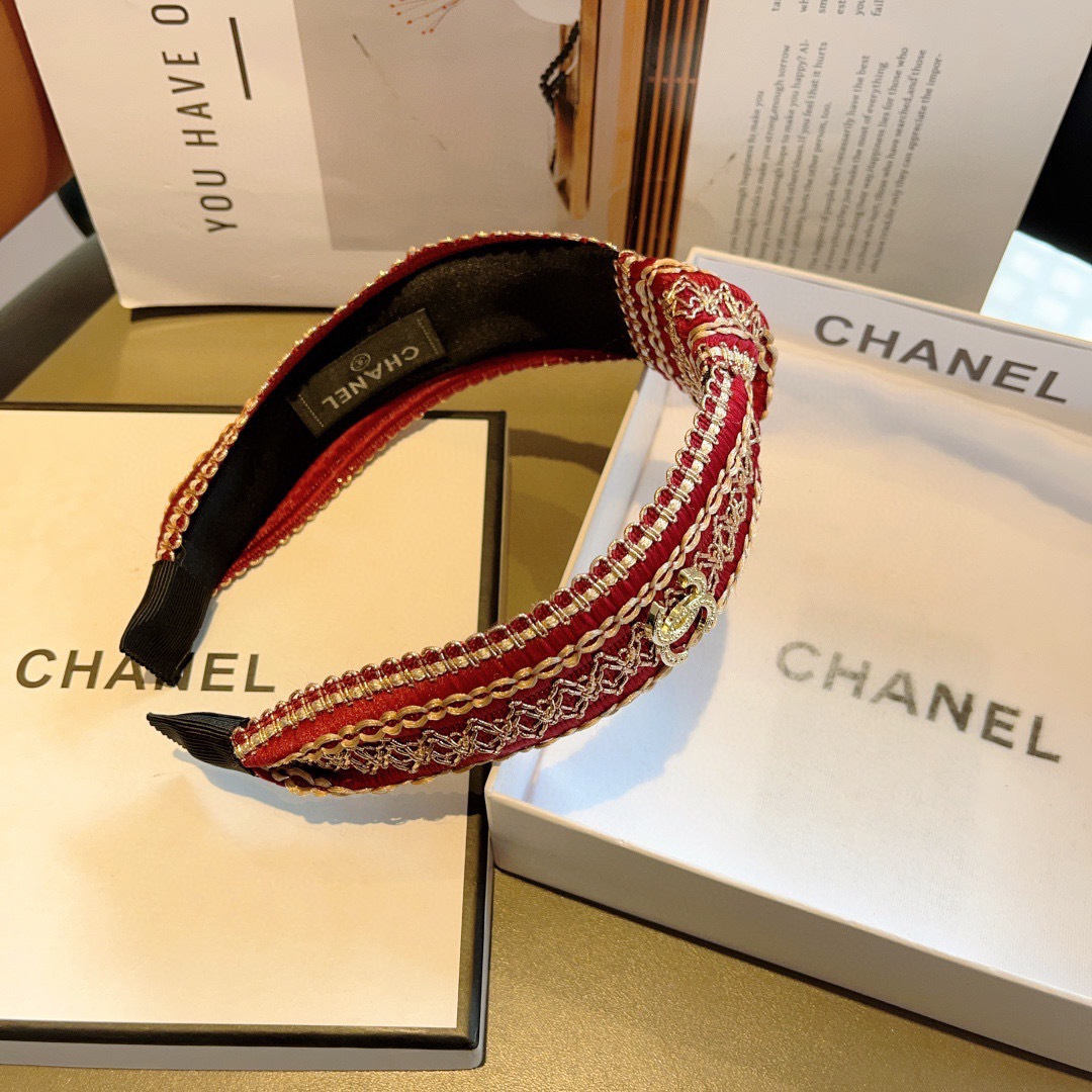 配包装CHANEL（香奈儿）最新款小香发箍，复古头箍，网红爆款推荐 超精致，时尚百搭！