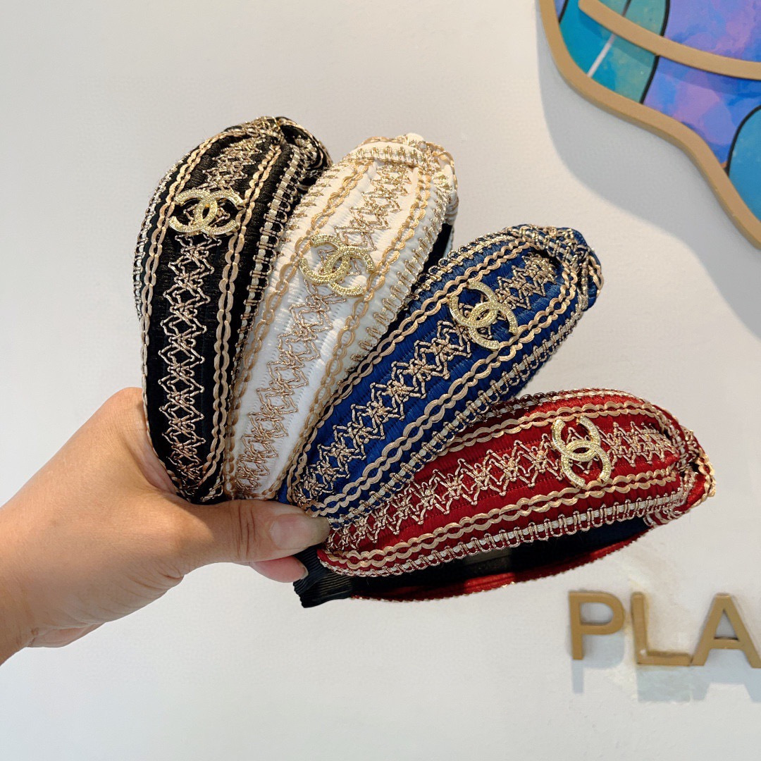 配包装CHANEL（香奈儿）最新款小香发箍，复古头箍，网红爆款推荐 超精致，时尚百搭！