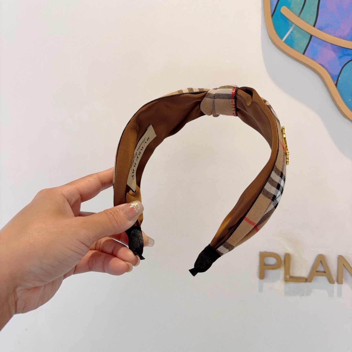 配包装巴宝莉BURBERRY 新款宽版发箍🎀细节全部实拍！非常耐看又百搭、适合各种场合搭配！
