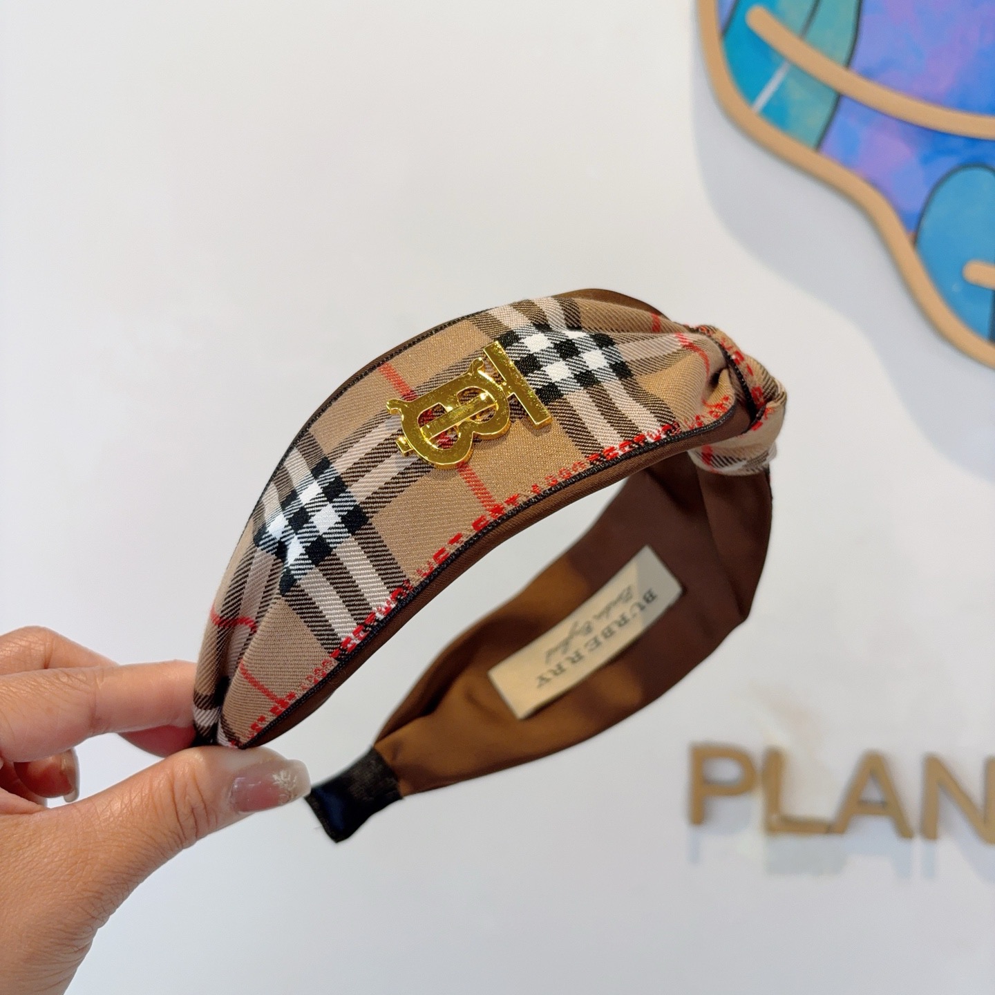 配包装巴宝莉BURBERRY 新款宽版发箍🎀细节全部实拍！非常耐看又百搭、适合各种场合搭配！