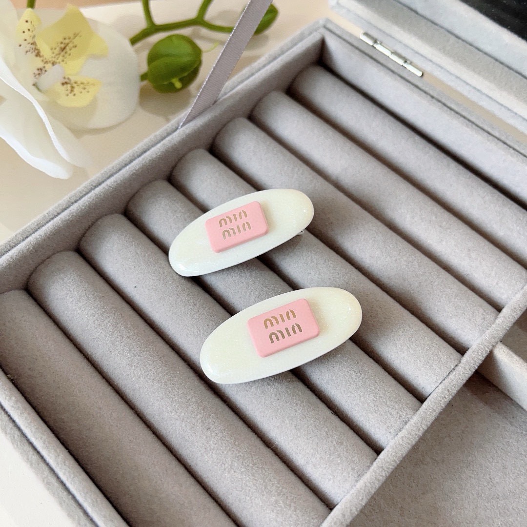 配包装 （一对）miumiu（缪缪） 新款网红法式bb夹、经典字母logo边夹刘海夹发饰， 高级感日韩幻