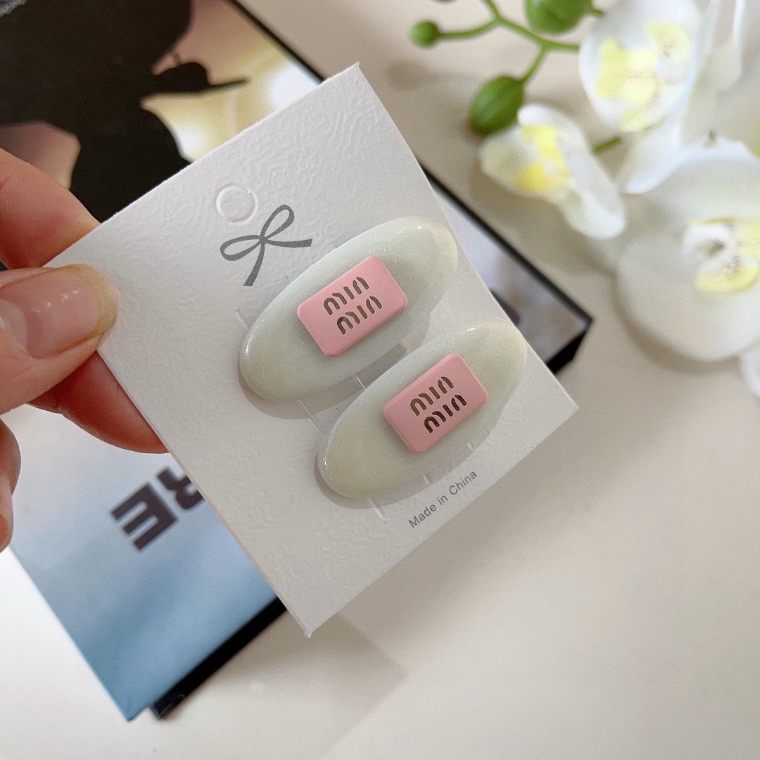 配包装 （一对）miumiu（缪缪） 新款网红法式bb夹、经典字母logo边夹刘海夹发饰， 高级感日韩幻
