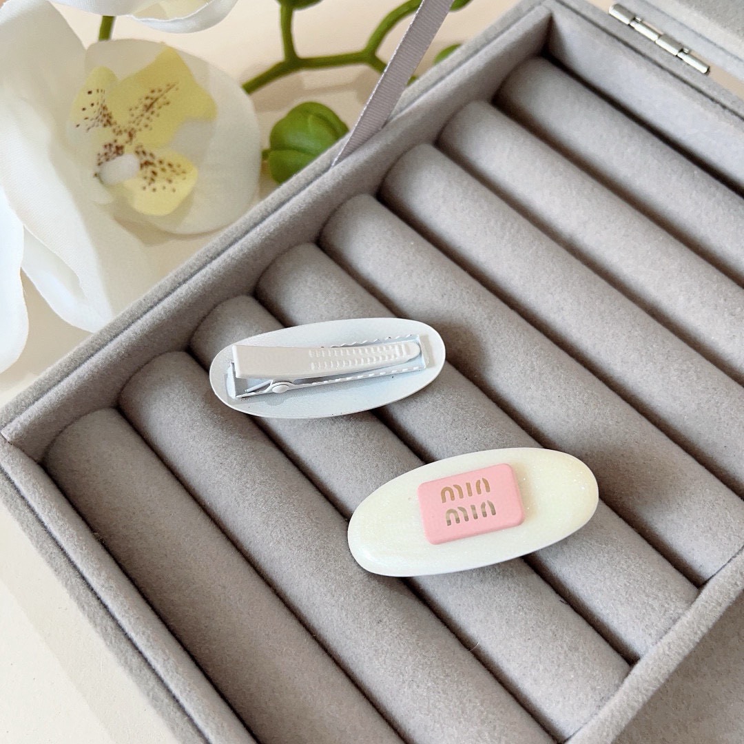 配包装 （一对）miumiu（缪缪） 新款网红法式bb夹、经典字母logo边夹刘海夹发饰， 高级感日韩幻
