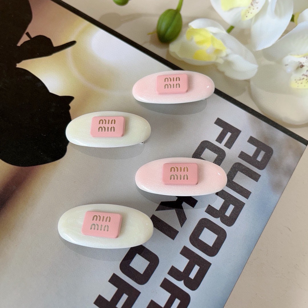 配包装 （一对）miumiu（缪缪） 新款网红法式bb夹、经典字母logo边夹刘海夹发饰， 高级感日韩幻