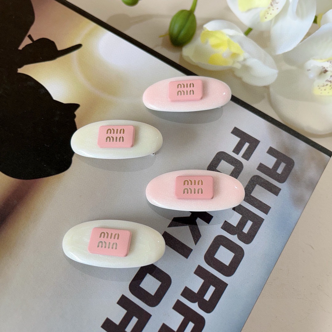 配包装 （一对）miumiu（缪缪） 新款网红法式bb夹、经典字母logo边夹刘海夹发饰， 高级感日韩幻